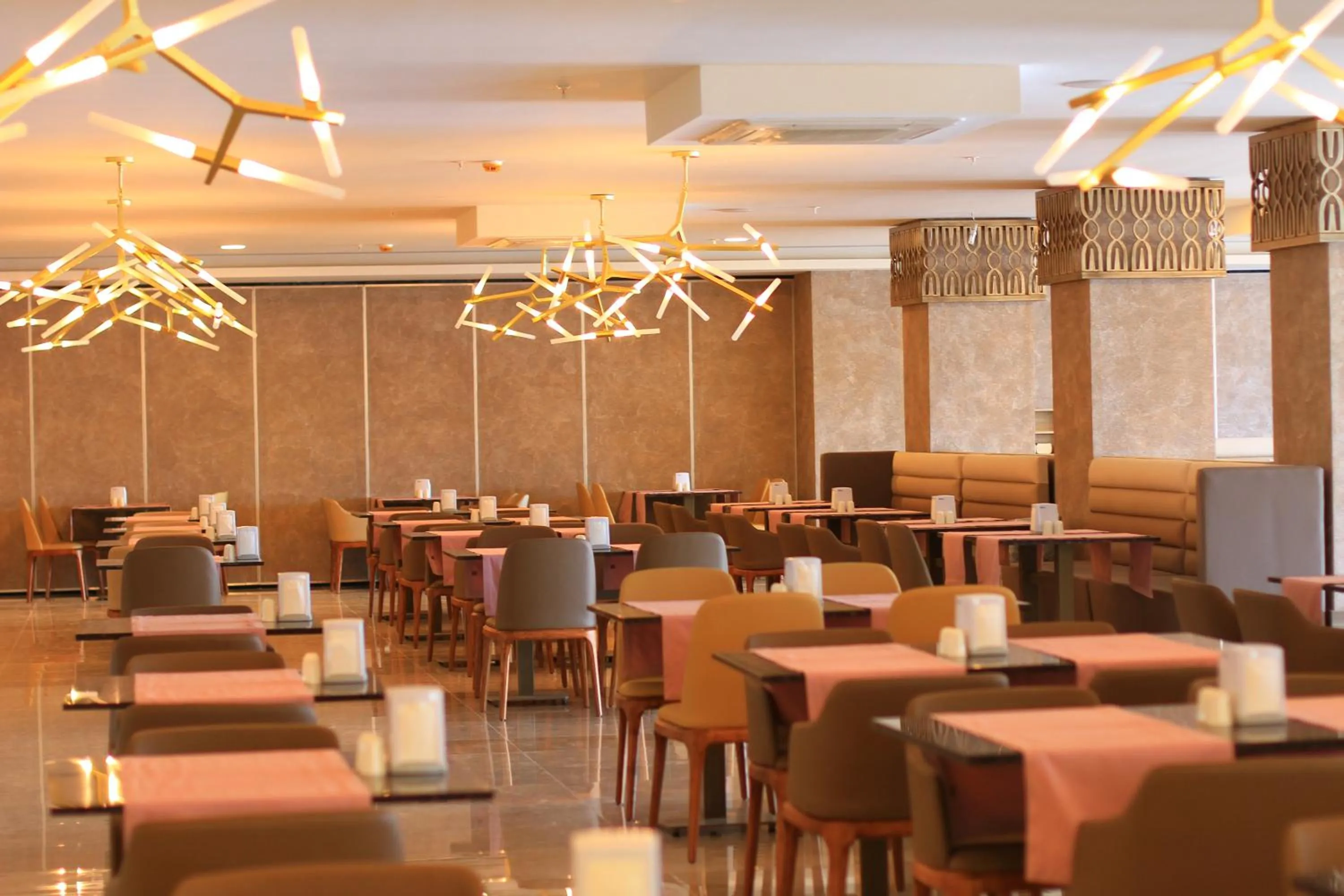 Restaurant/places to eat in Turunc Premium Hotel