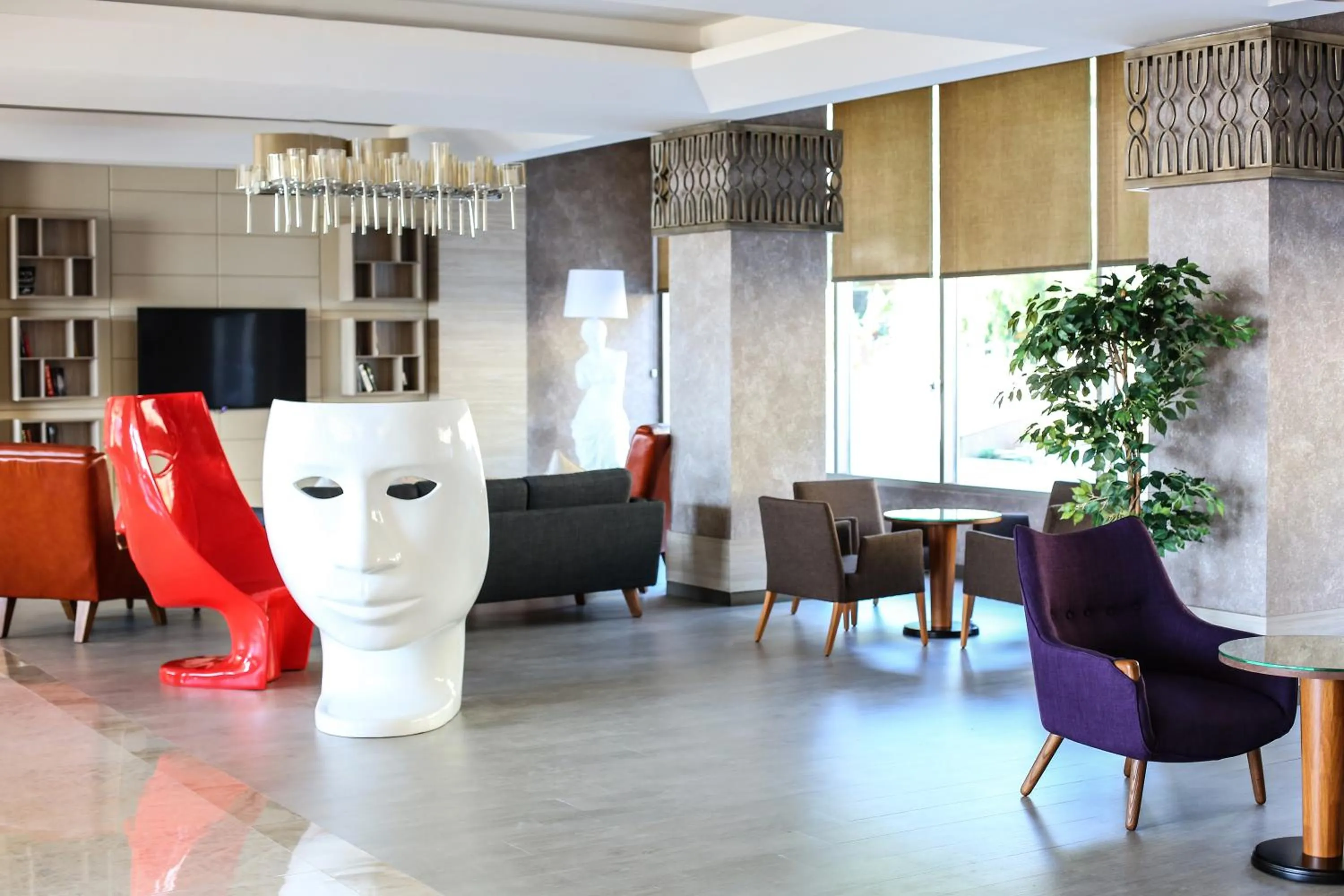 Communal lounge/ TV room in Turunc Premium Hotel