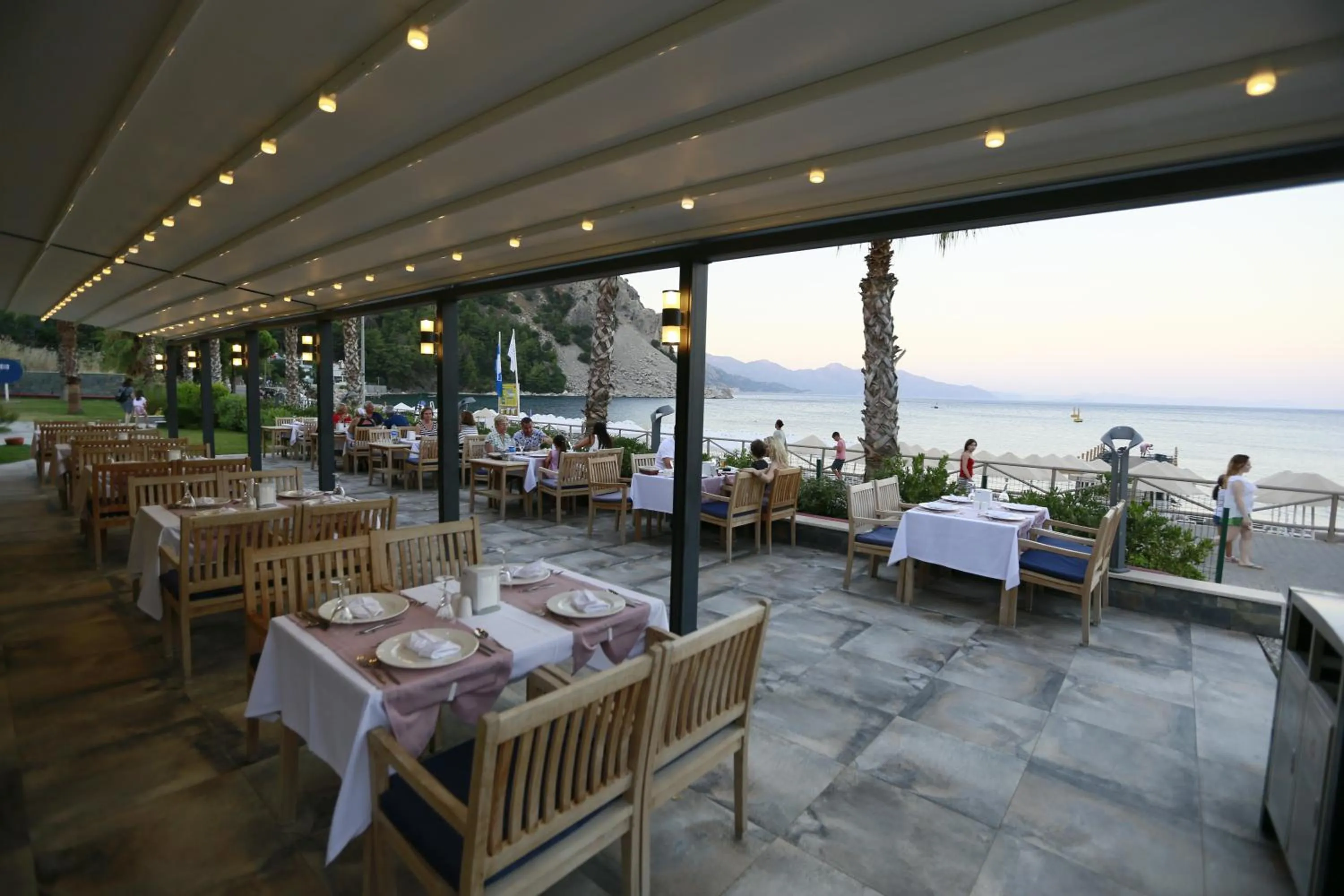 Restaurant/places to eat in Turunc Premium Hotel