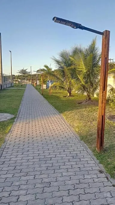 Casa com piscina, churrasqueira e ar condicionado em condomínio