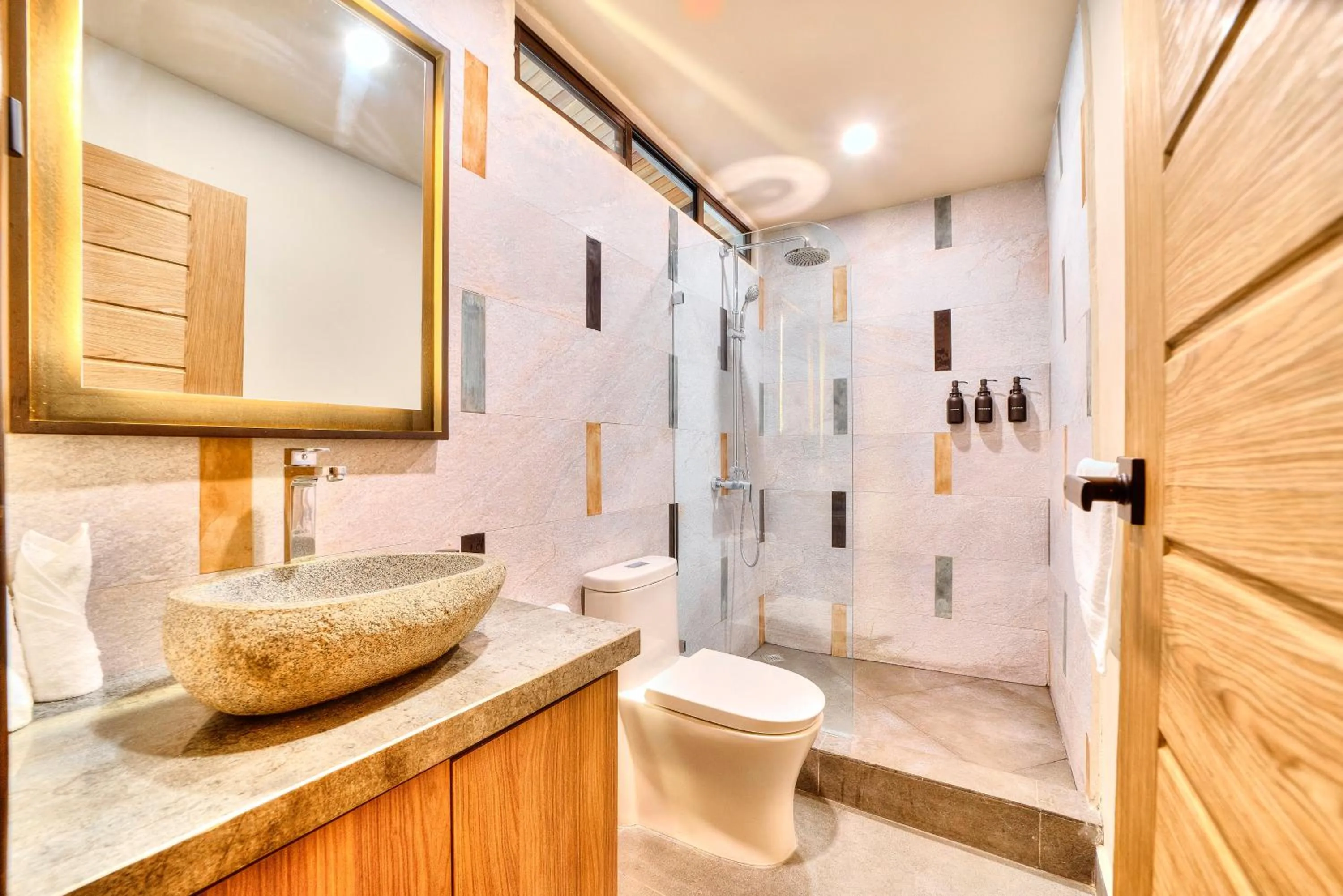 Bathroom in Conga Boutique Hotel