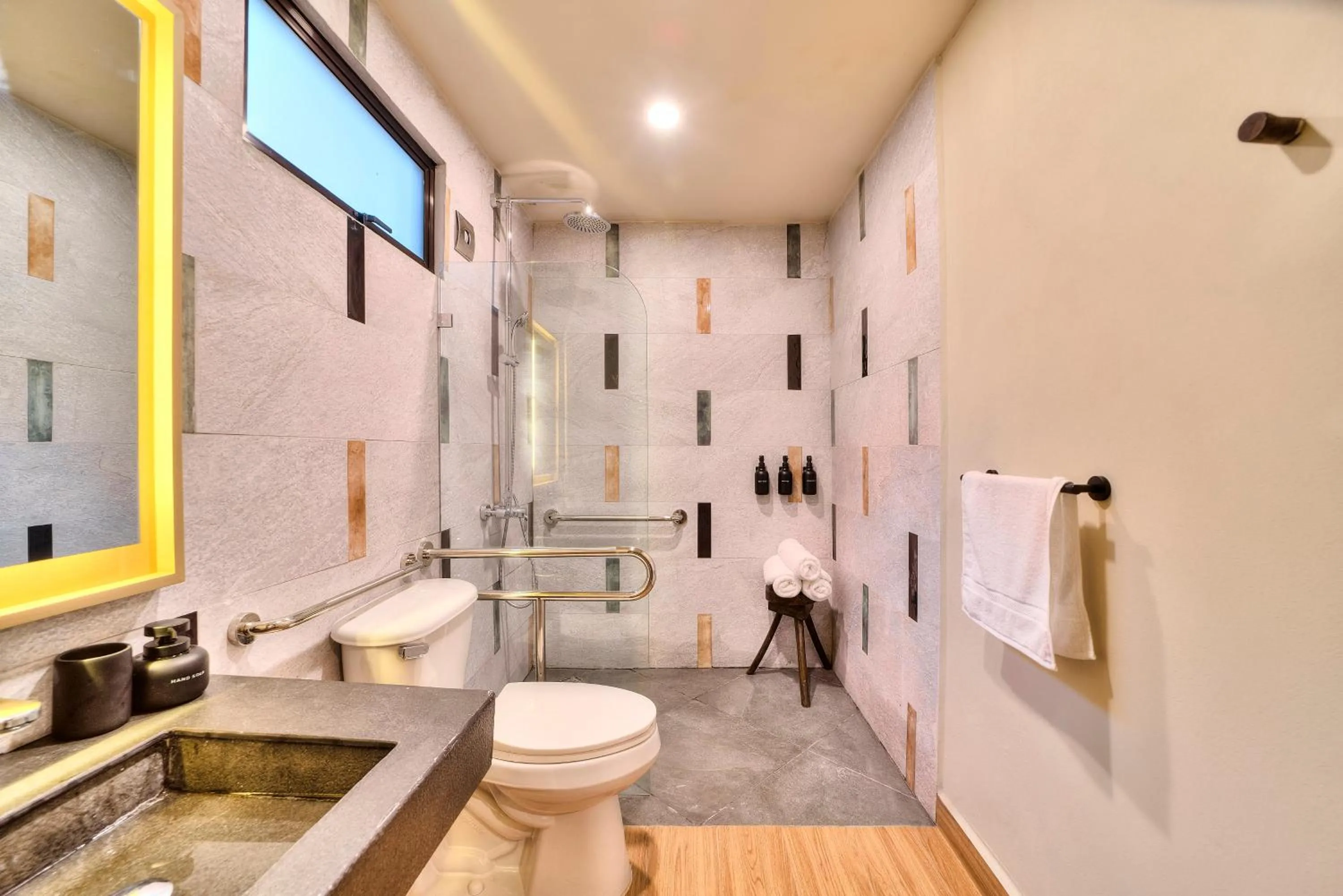 Bathroom in Conga Boutique Hotel