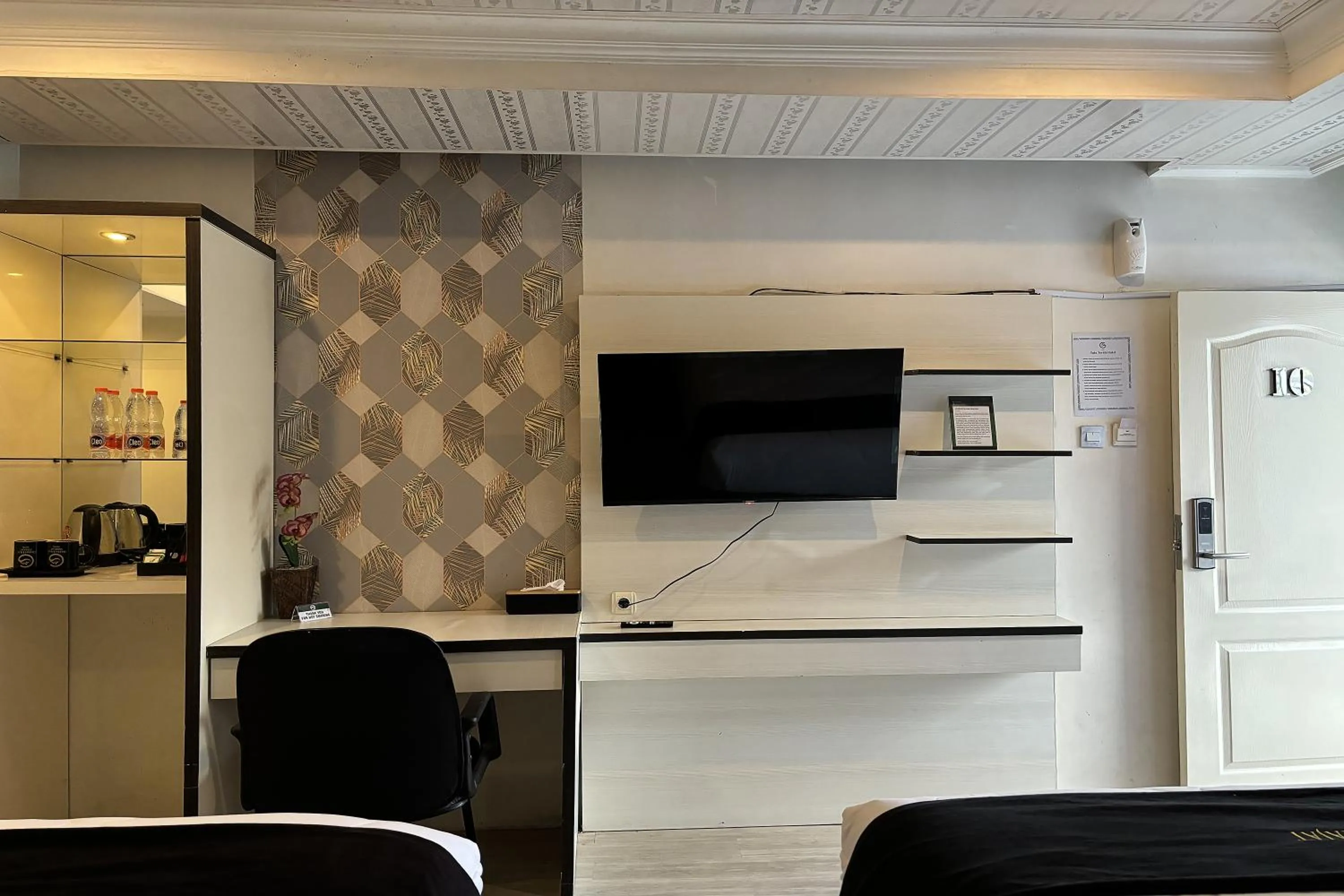 TV and multimedia in Green Hero Darajat Hotel