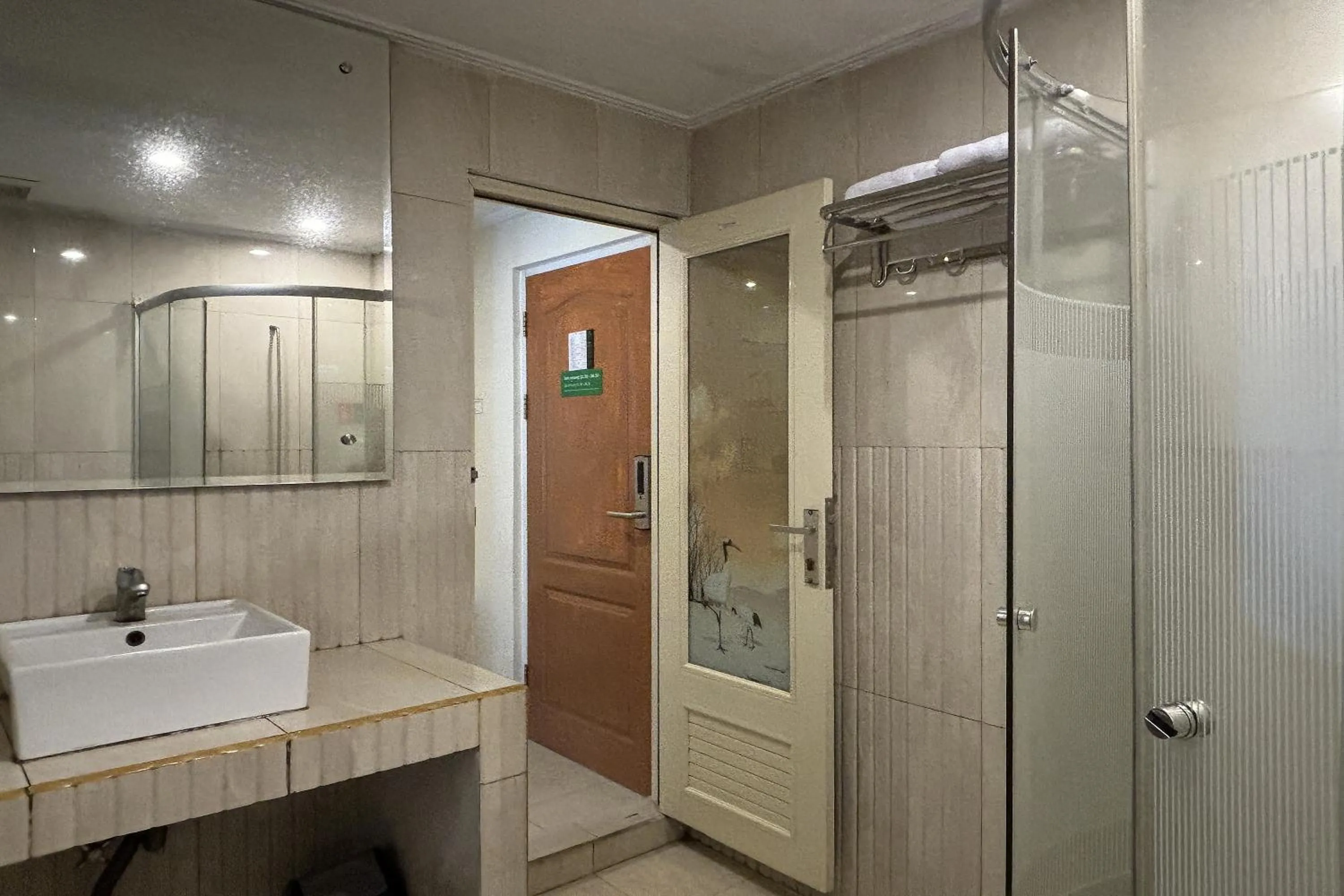 Shower in Green Hero Darajat Hotel