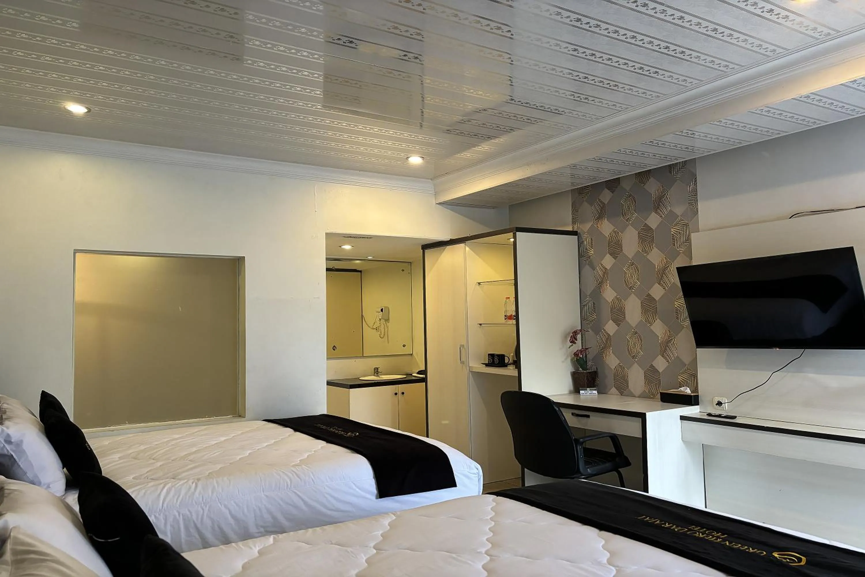 Bed in Green Hero Darajat Hotel