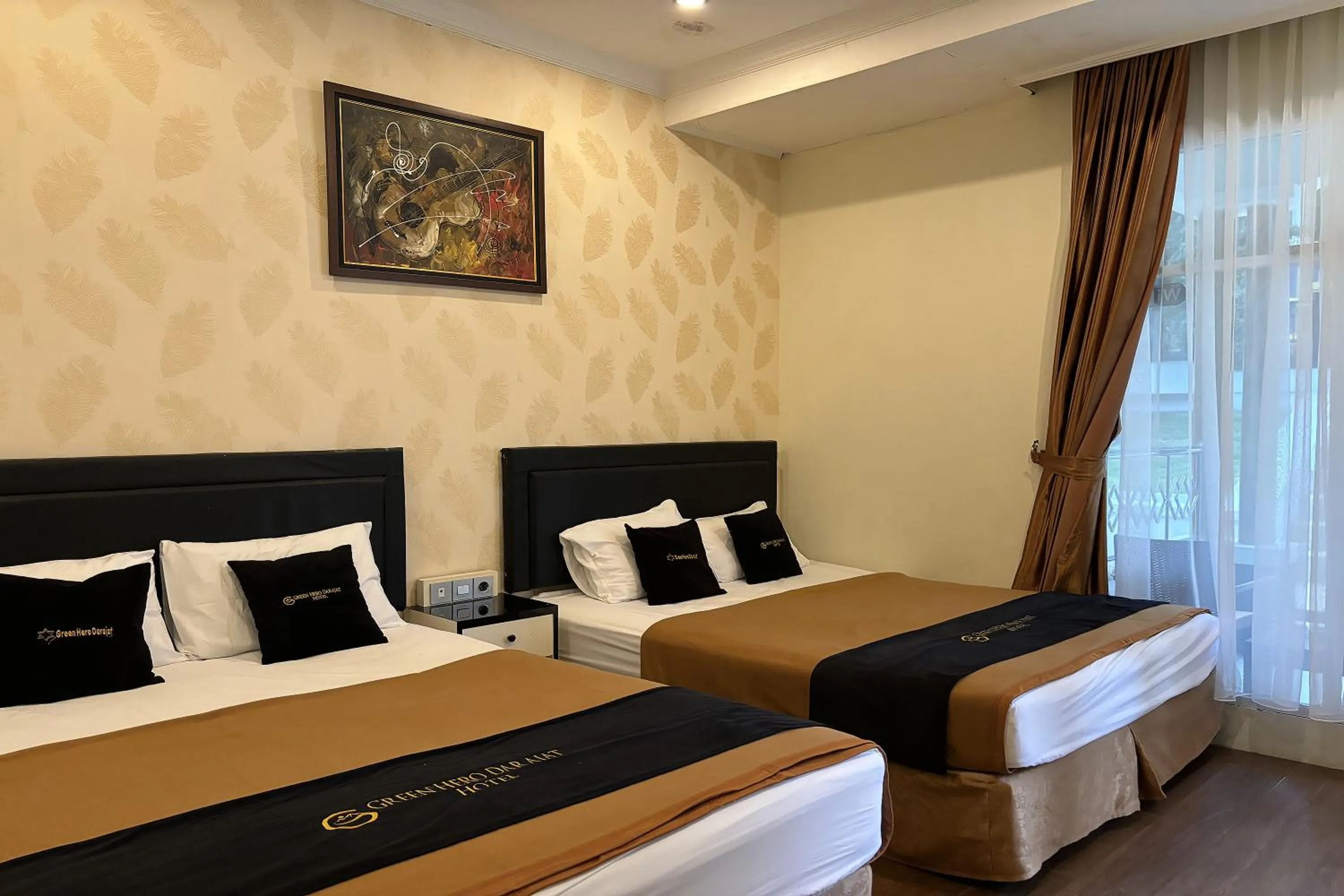 Bed in Green Hero Darajat Hotel