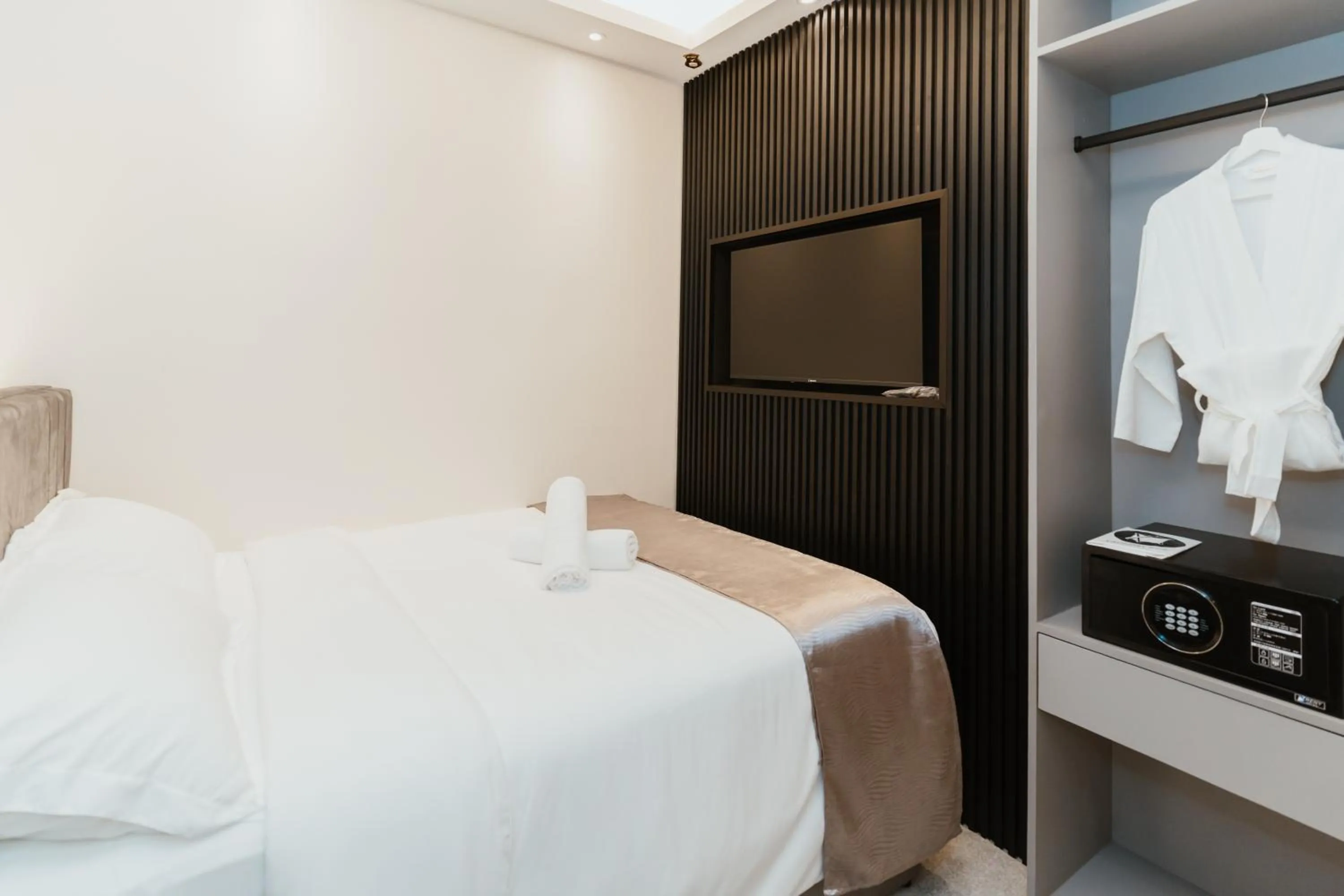 Bed in Brilliant Hotel Dan Spa