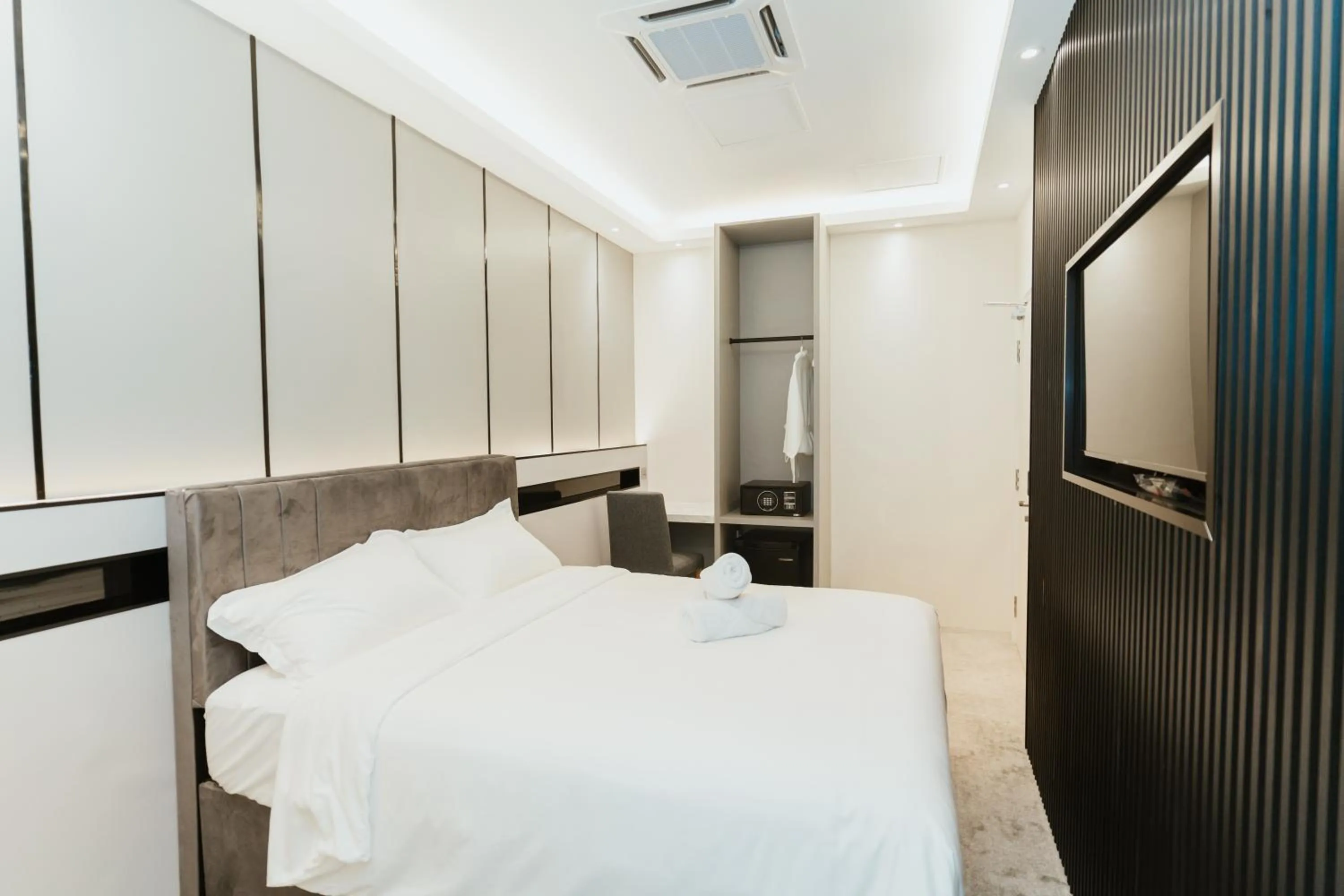 Bed in Brilliant Hotel Dan Spa