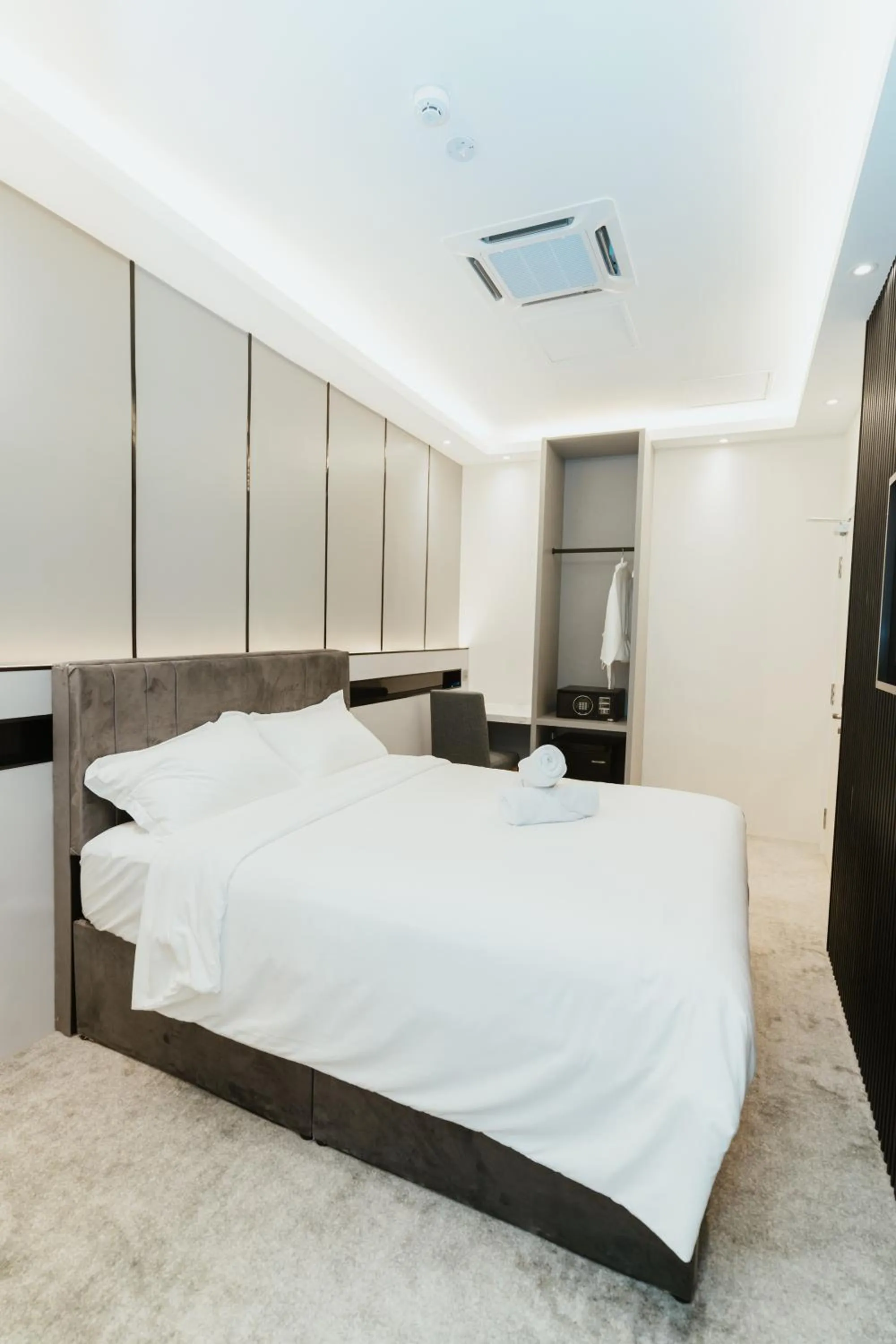 Bed in Brilliant Hotel Dan Spa