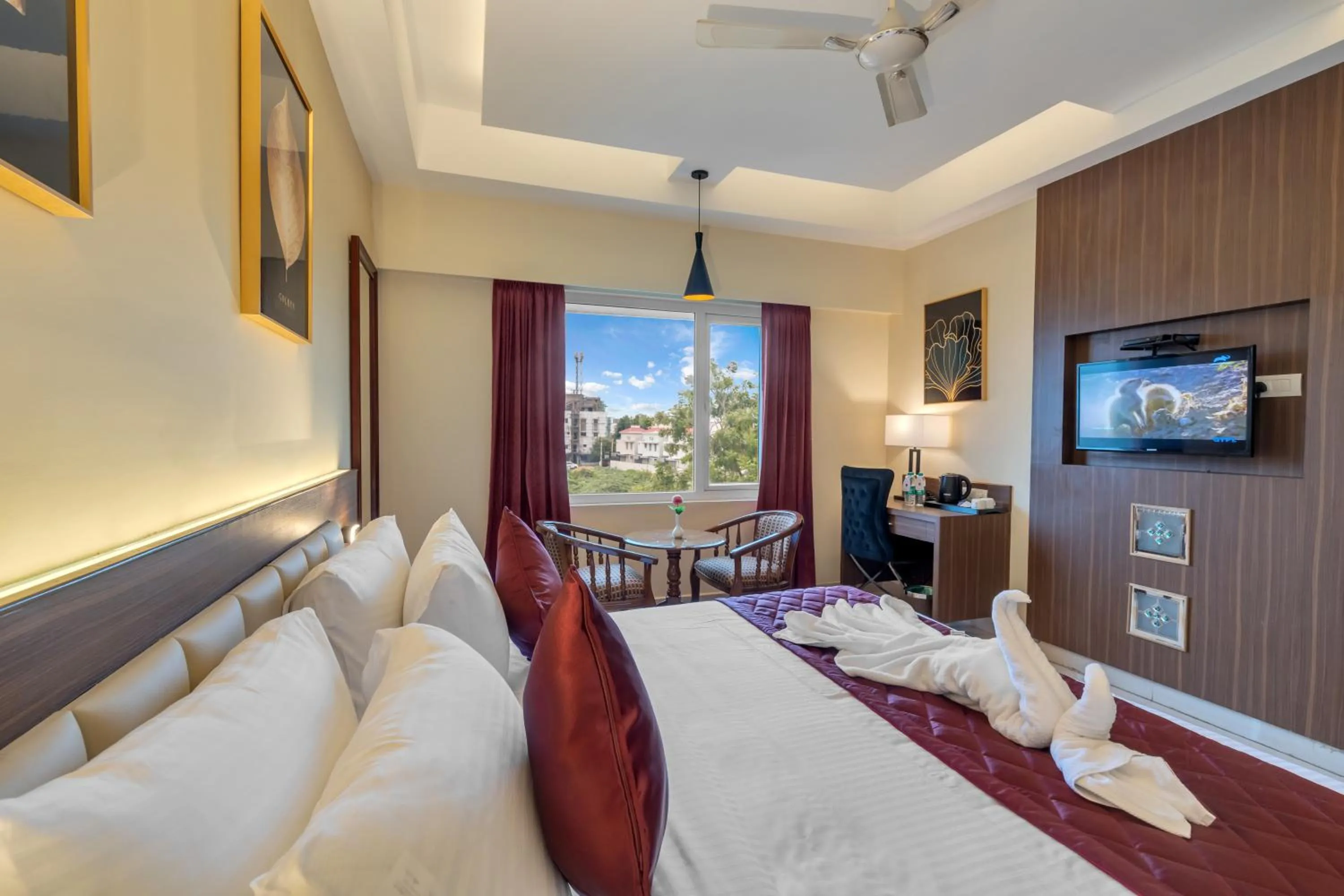 Bedroom, Bed in Park Avenue Hotel & Apartments Trichy