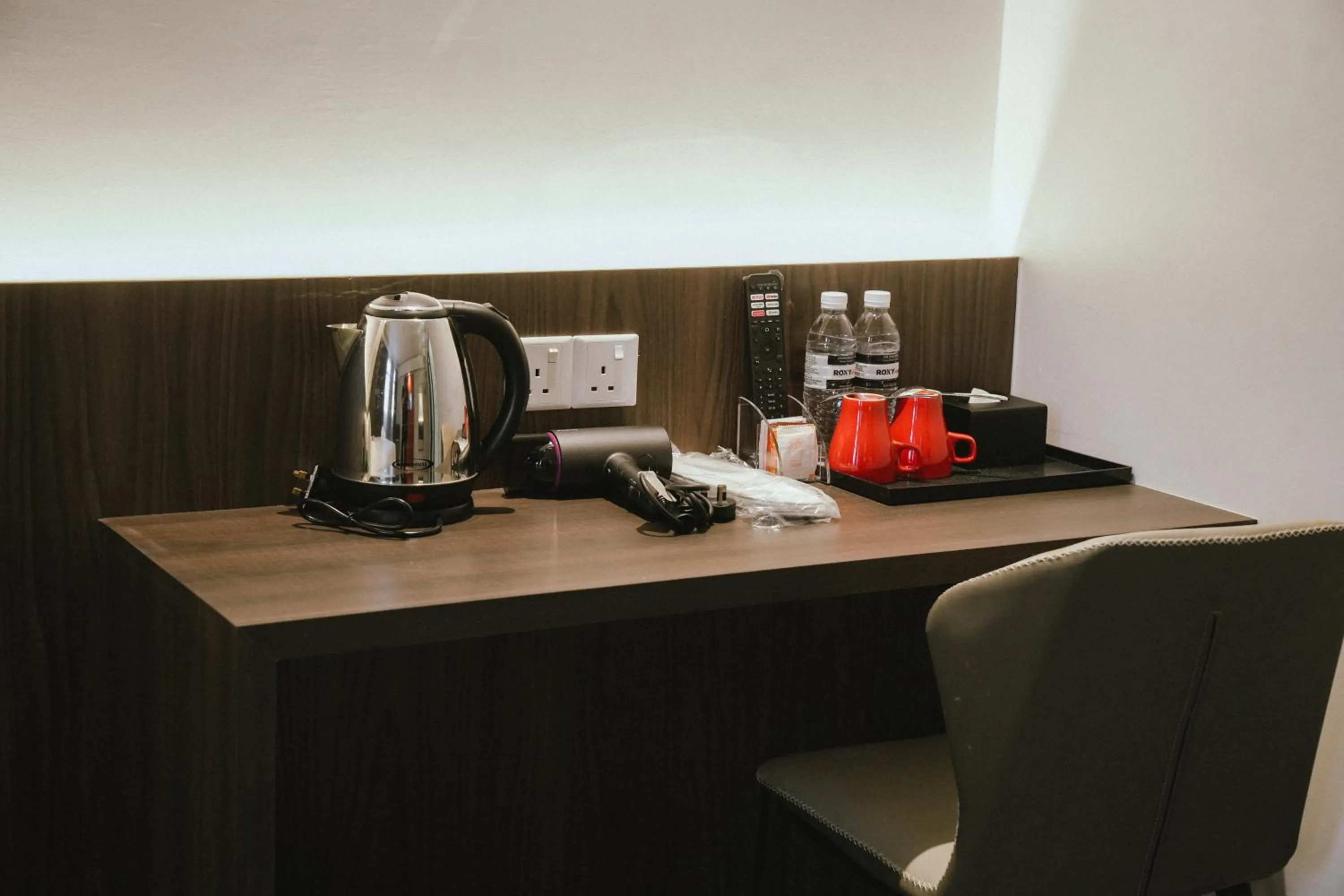 Coffee/tea facilities in Roxy Hotel Siniawan