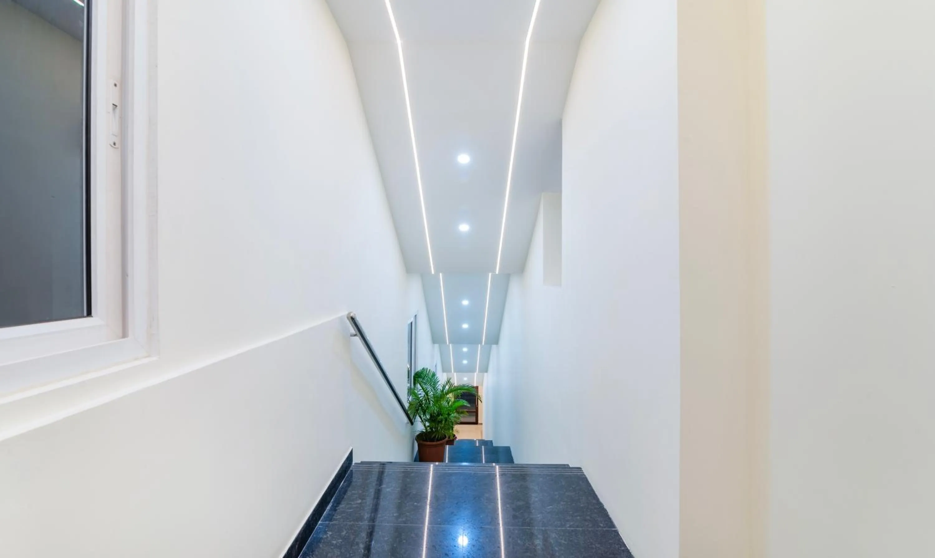 Lobby or reception in Treebo Rakshitha, Porur