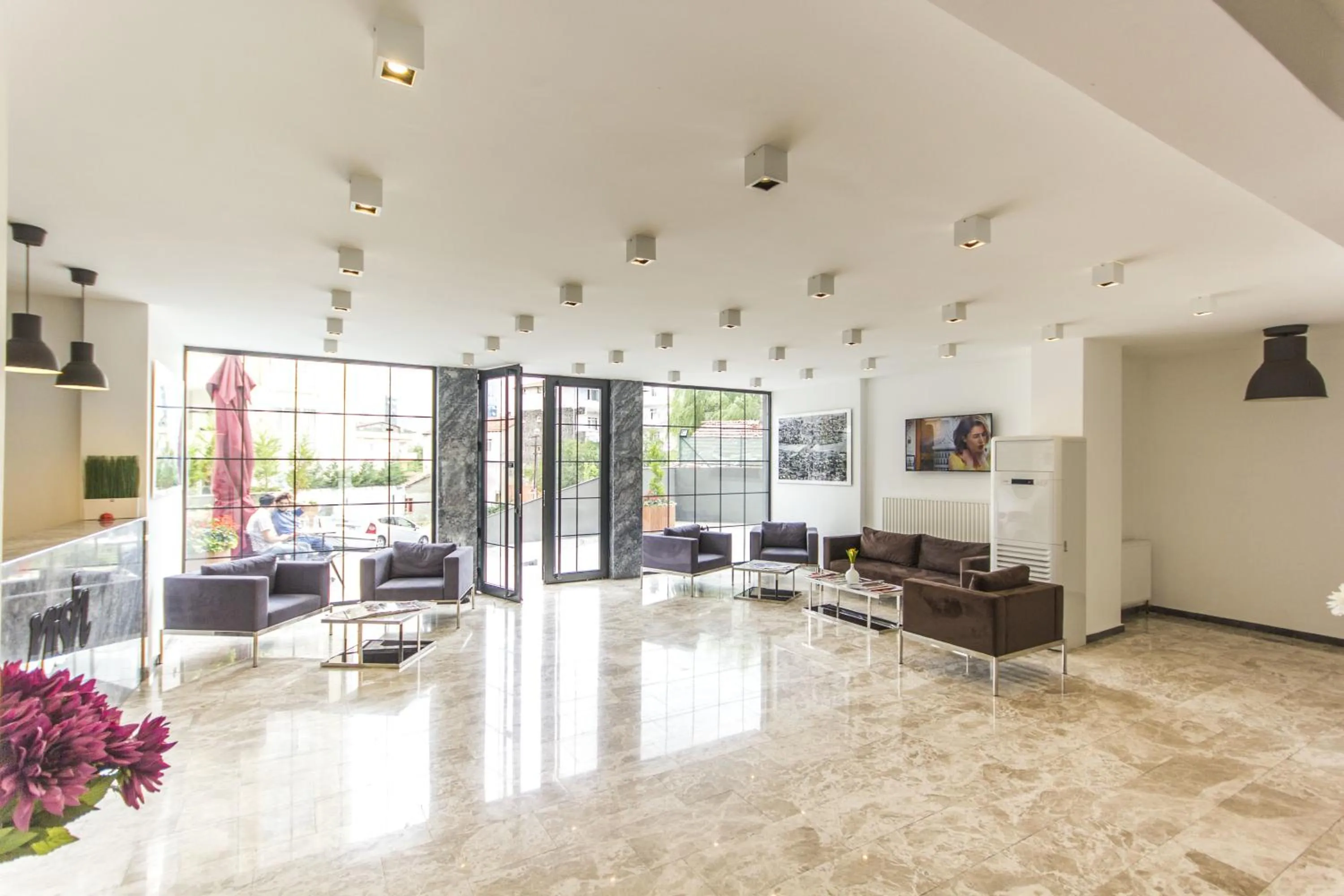 Day in Nish Suites Atasehir