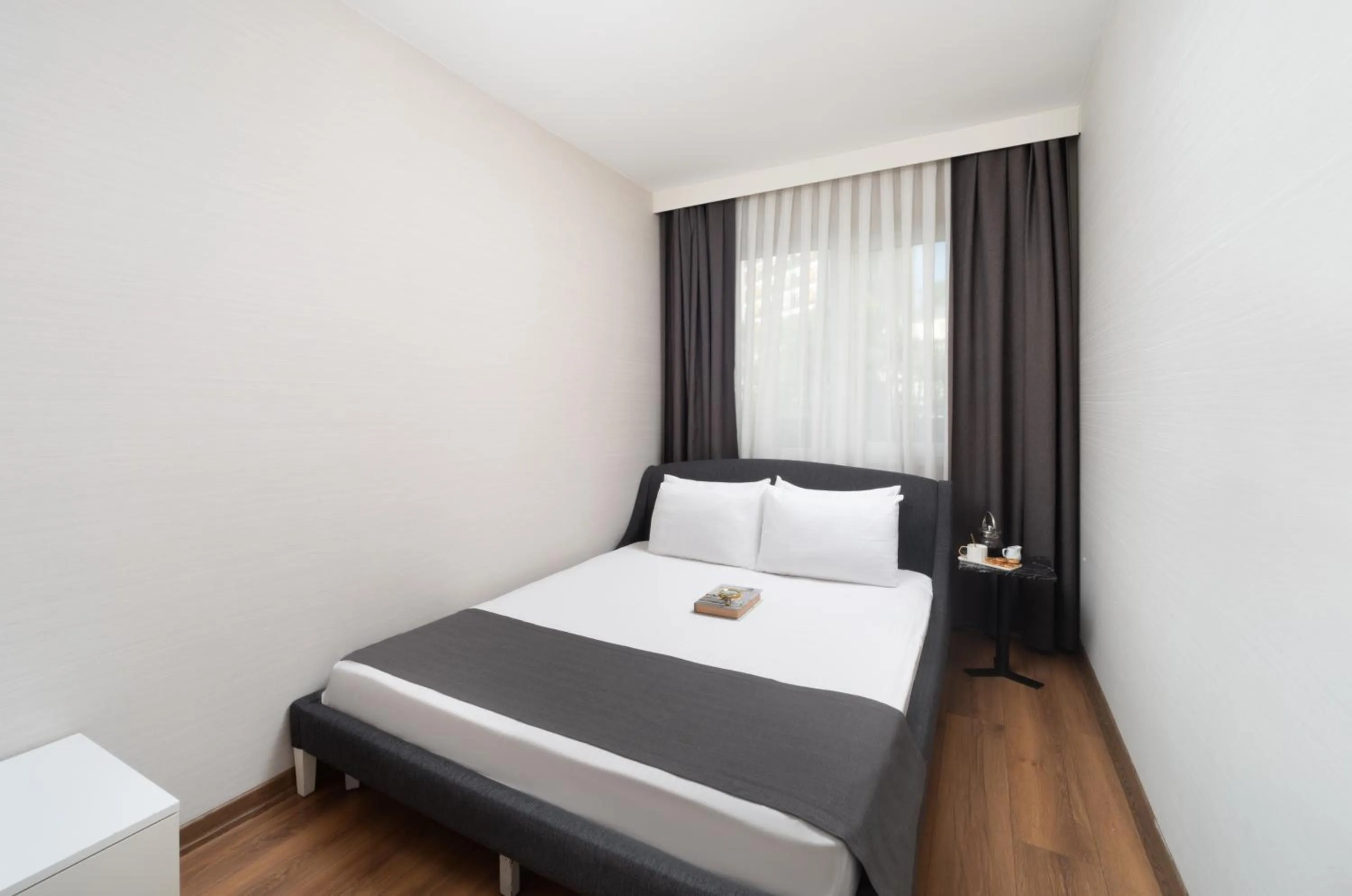 Bed in Nish Suites Atasehir