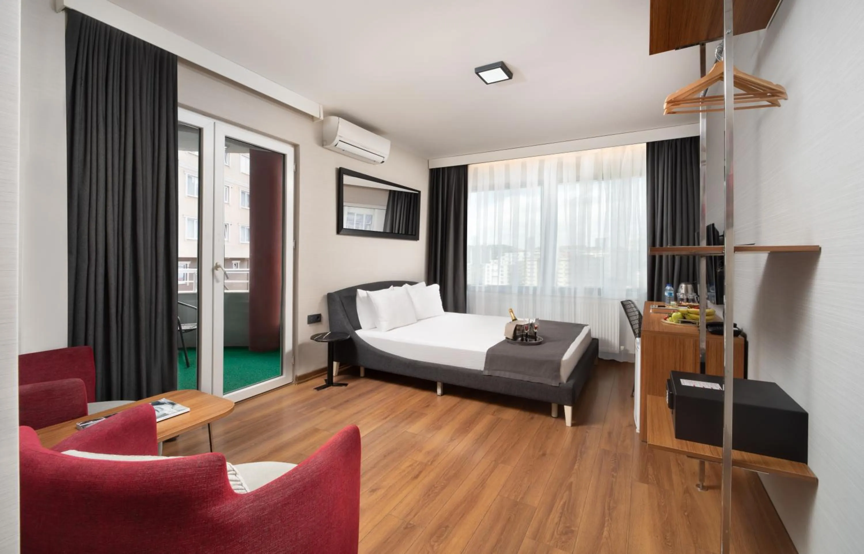 Bed in Nish Suites Atasehir