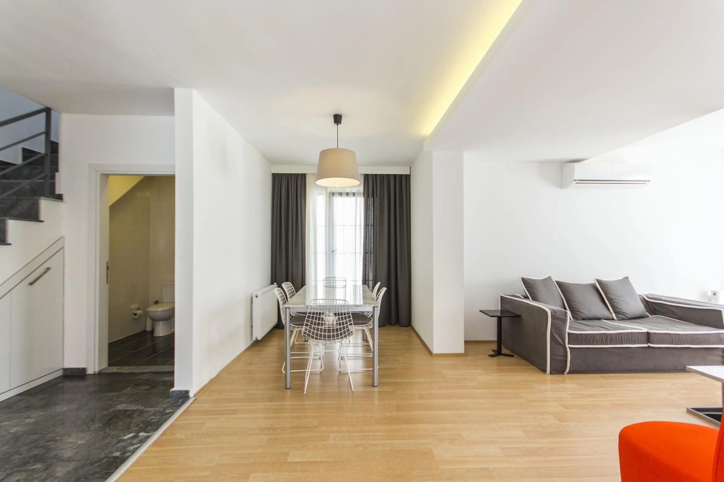 Dining area in Nish Suites Atasehir