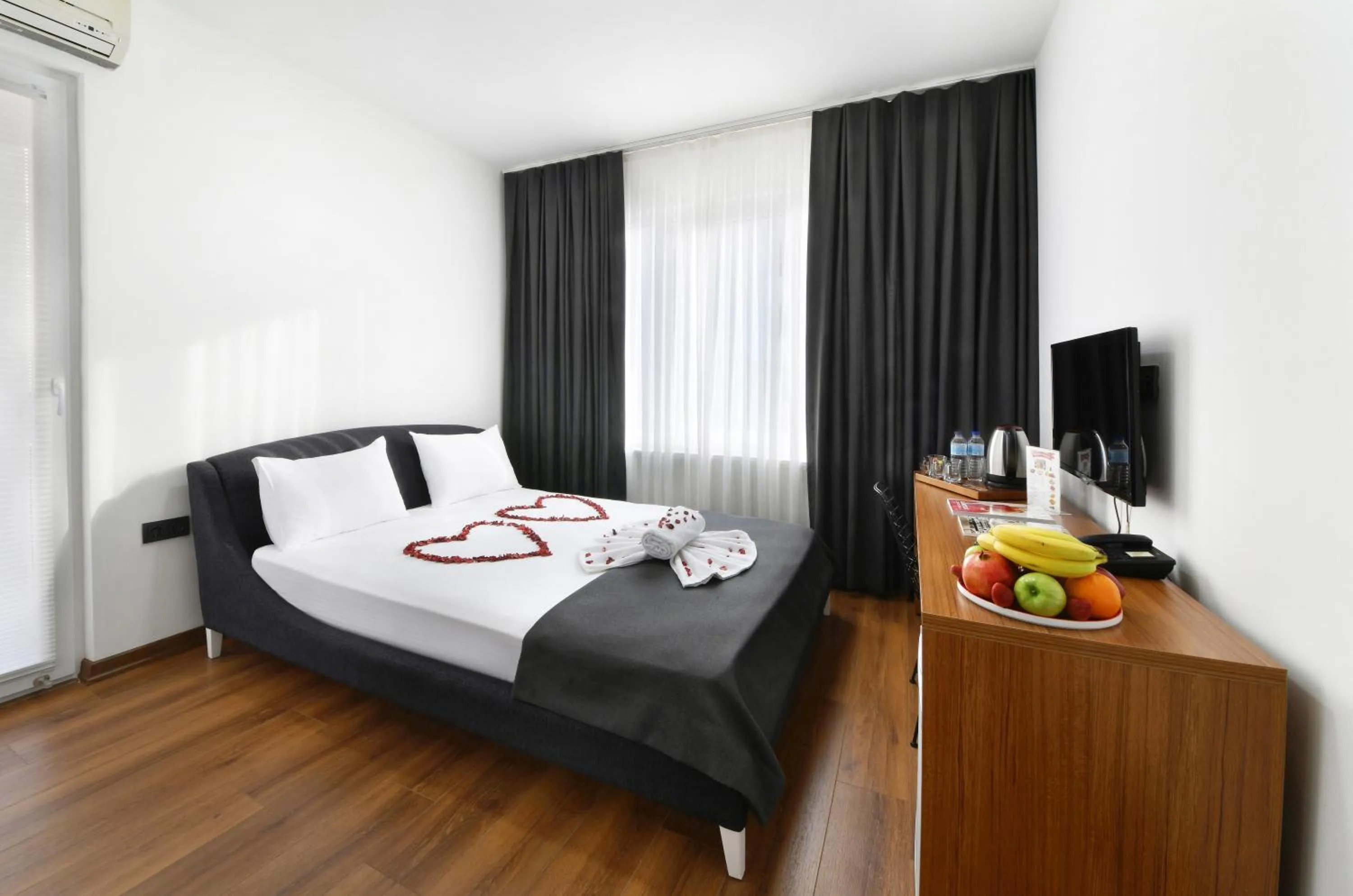 Bed in Nish Suites Atasehir