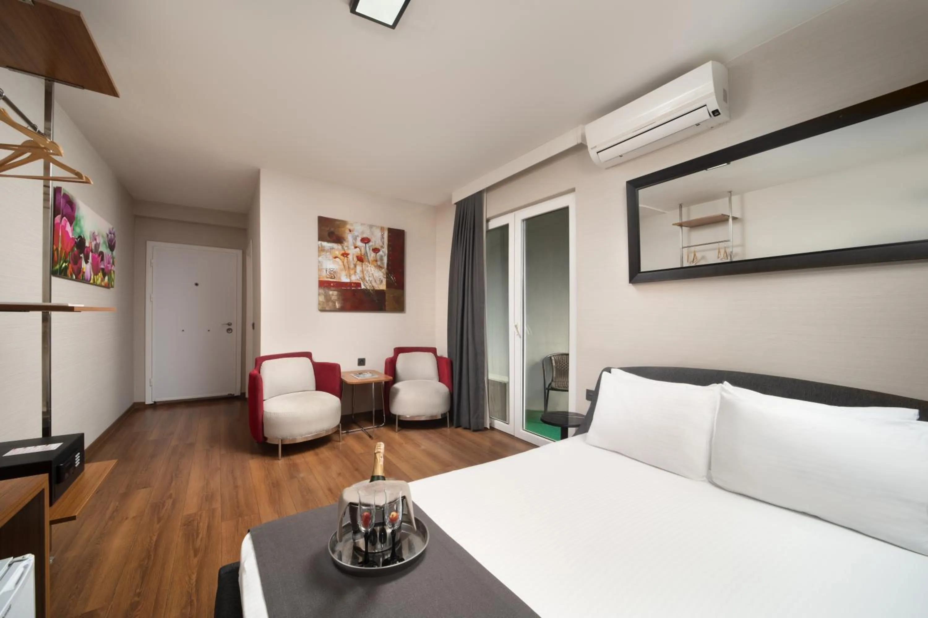 Bed in Nish Suites Atasehir