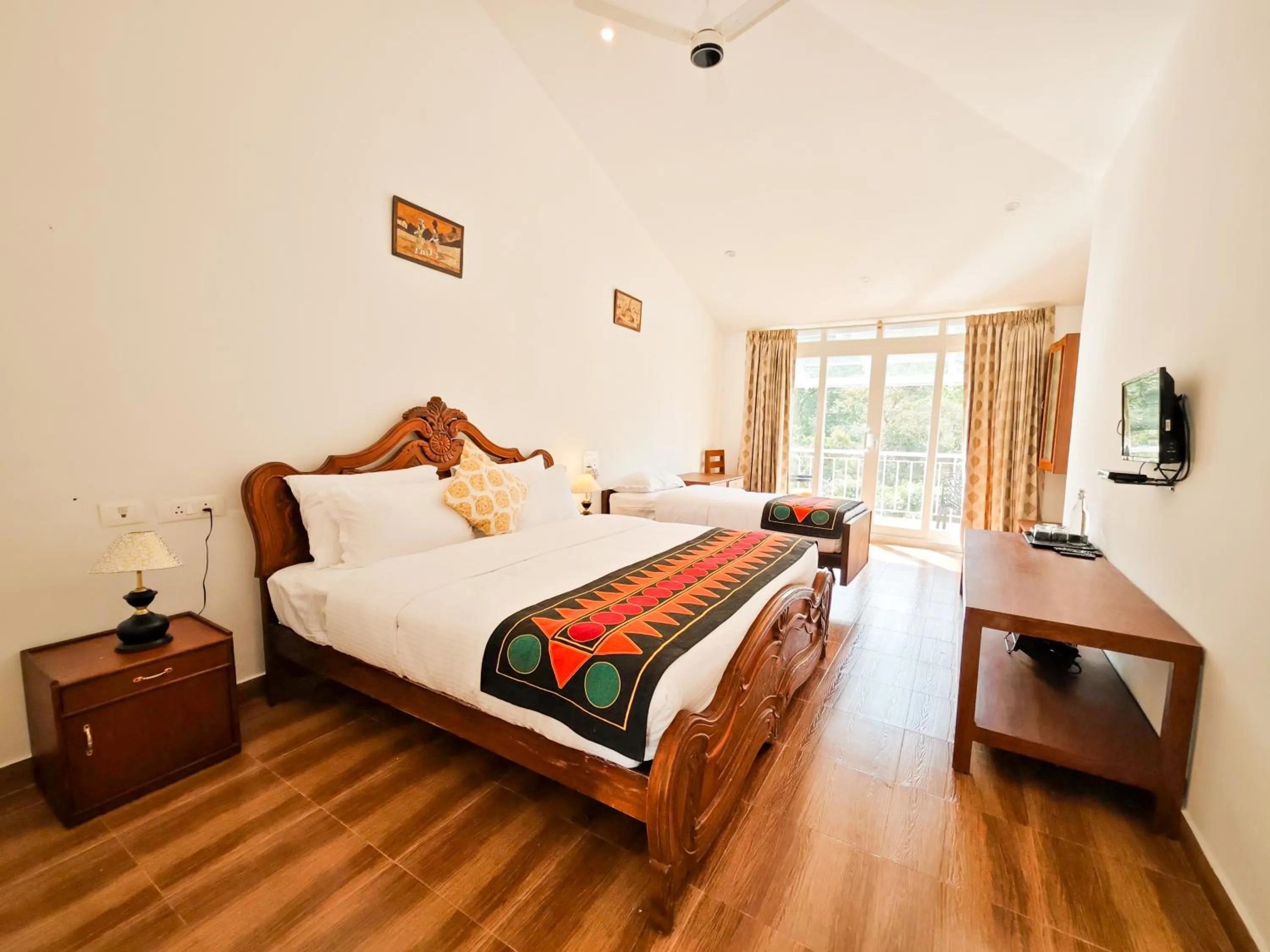 Photo of the whole room, Bed in Ibex Resorts, Valparai Mistly