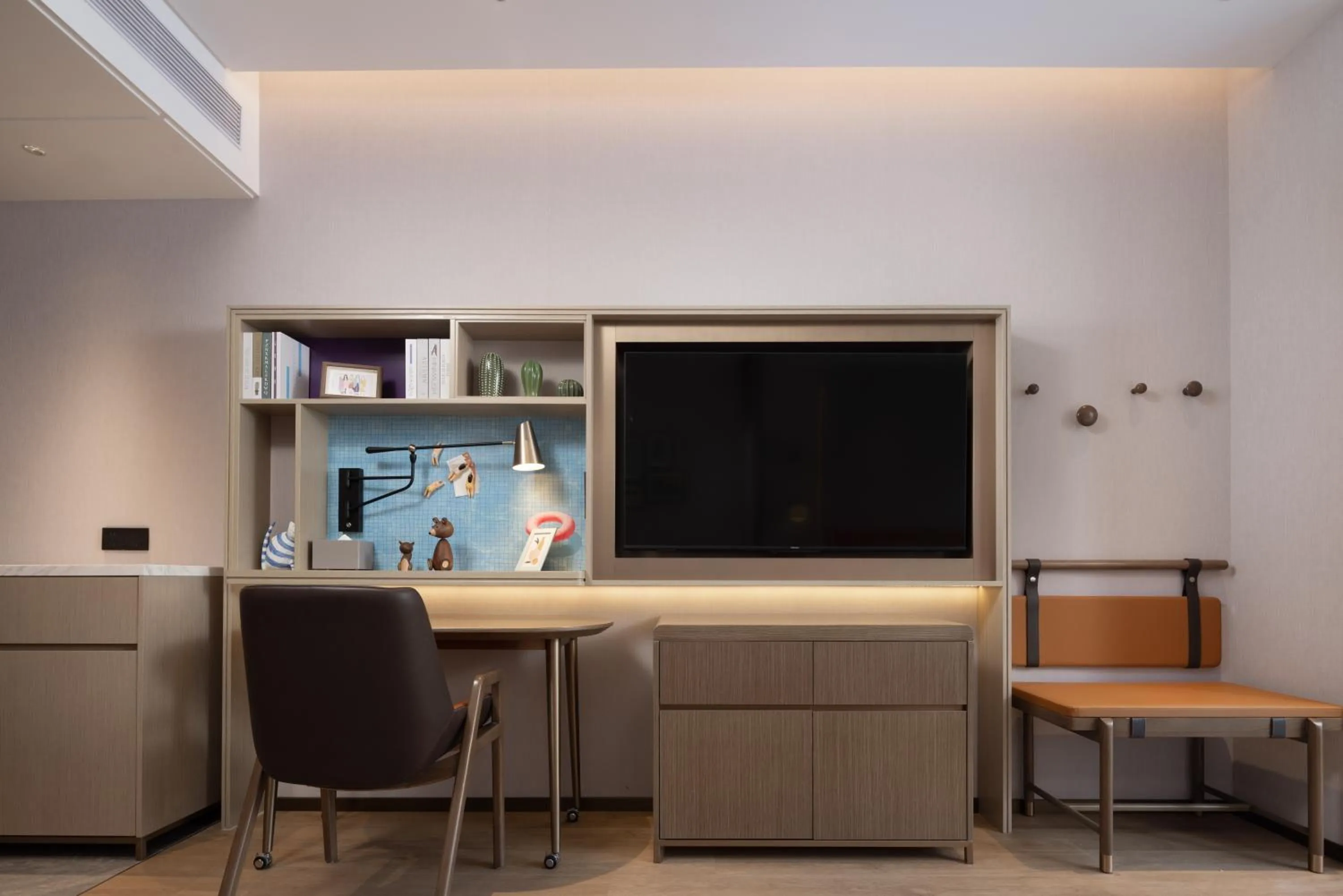 Home2 Suite by Hilton Jingjiang Binjiang New Town