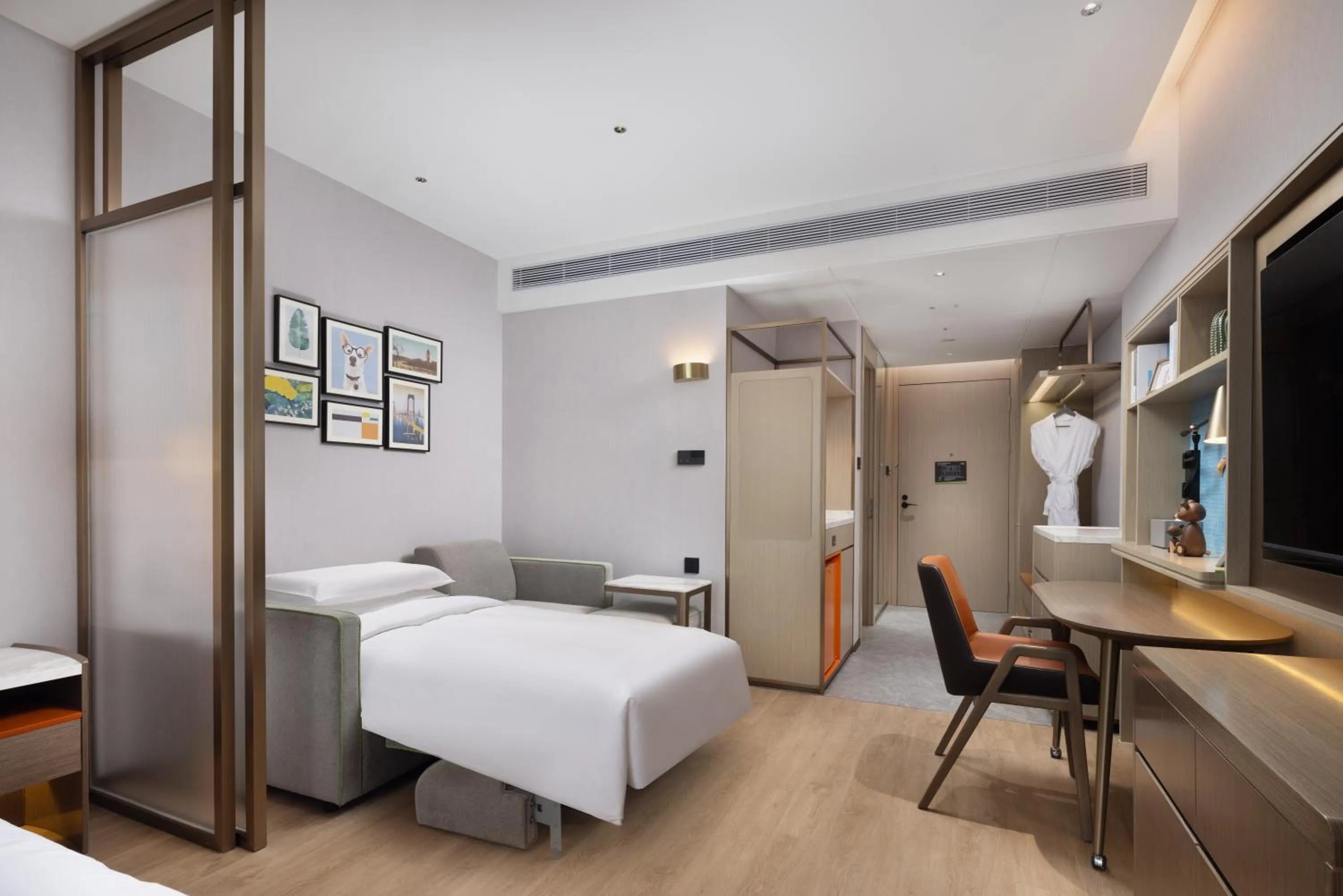 Bed in Home2 Suite by Hilton Jingjiang Binjiang New Town