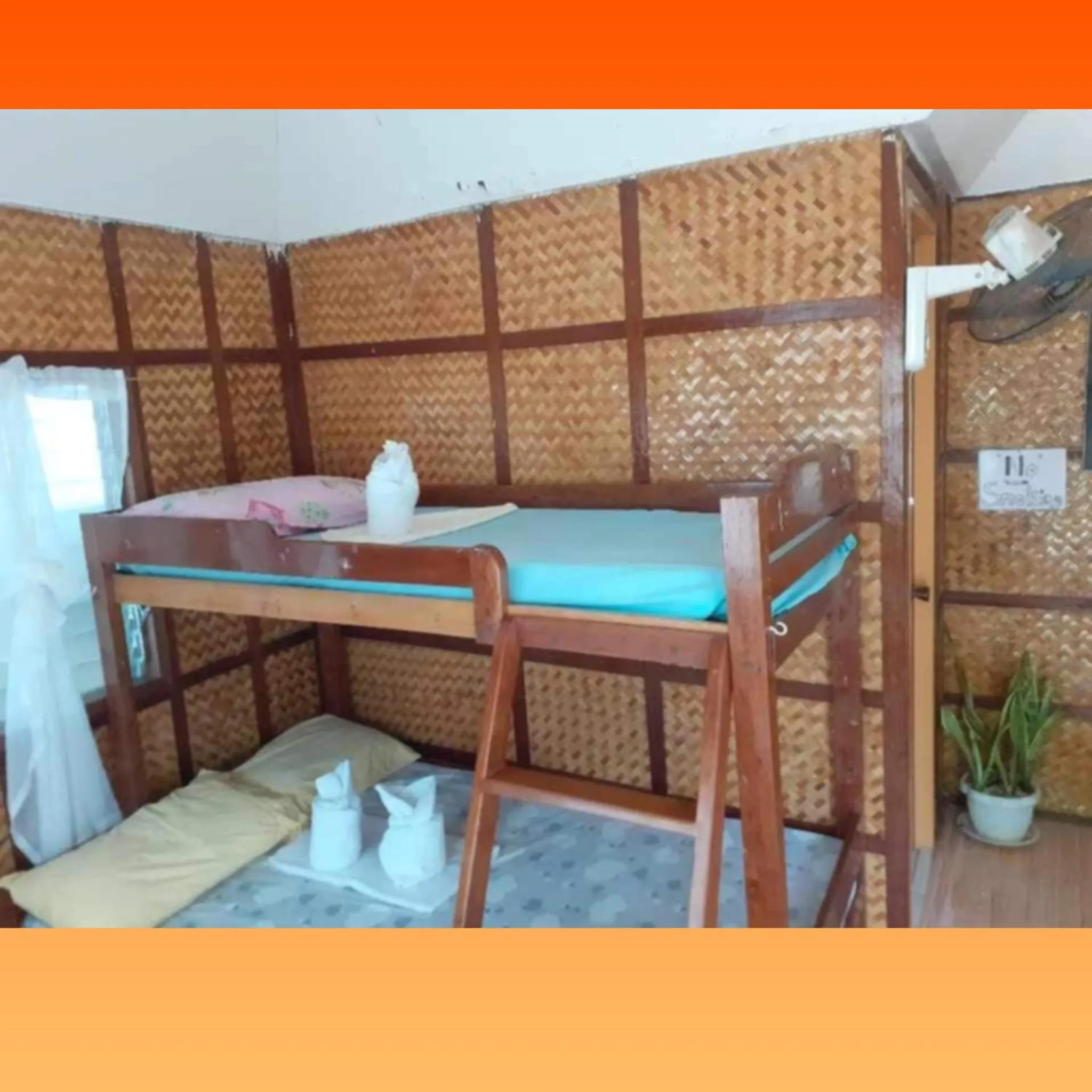 Bed in Floresitas Beach Resort