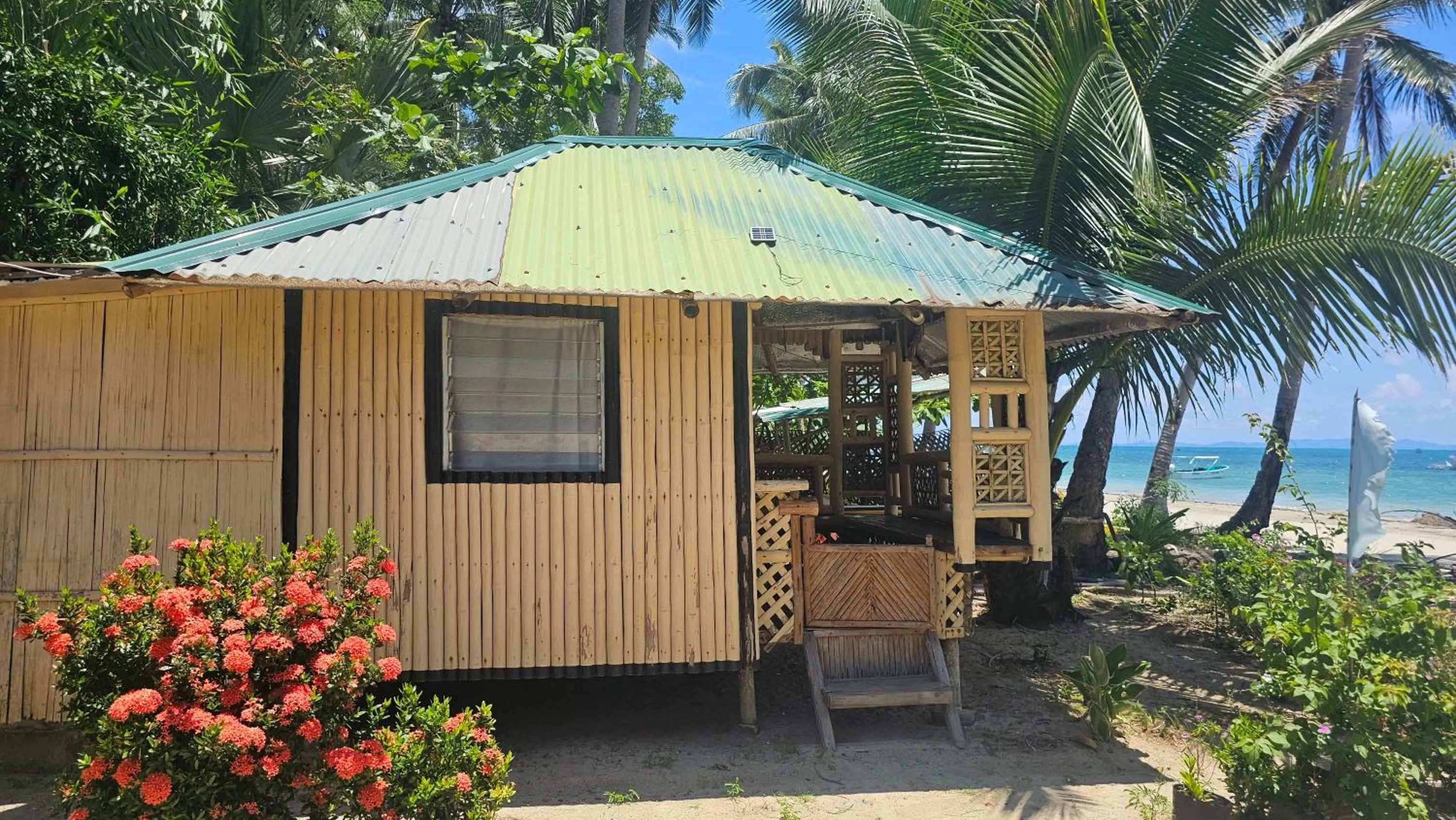 Day in Floresitas Beach Resort