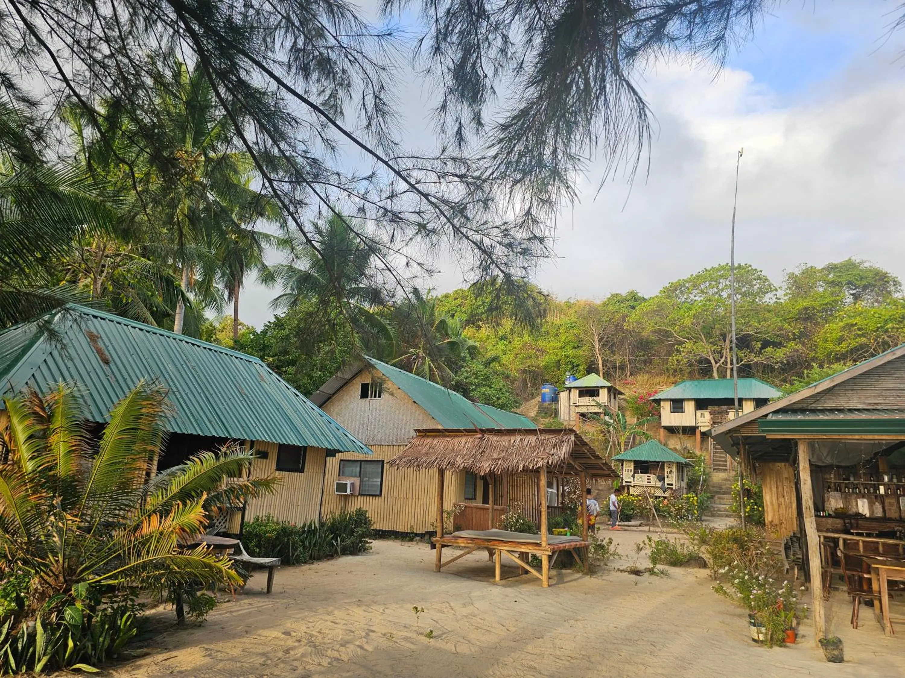 Property building in Floresitas Beach Resort
