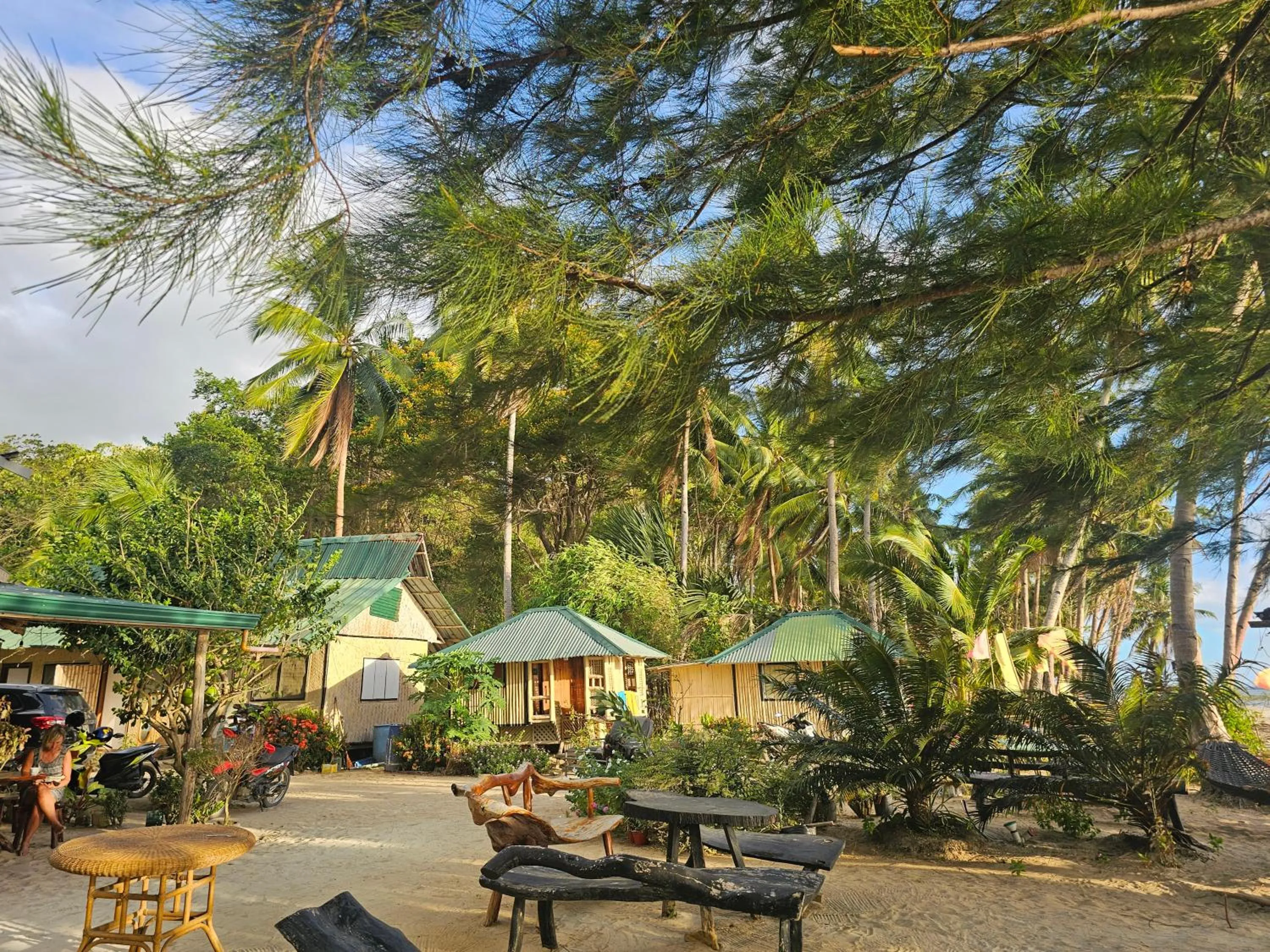 Property building in Floresitas Beach Resort