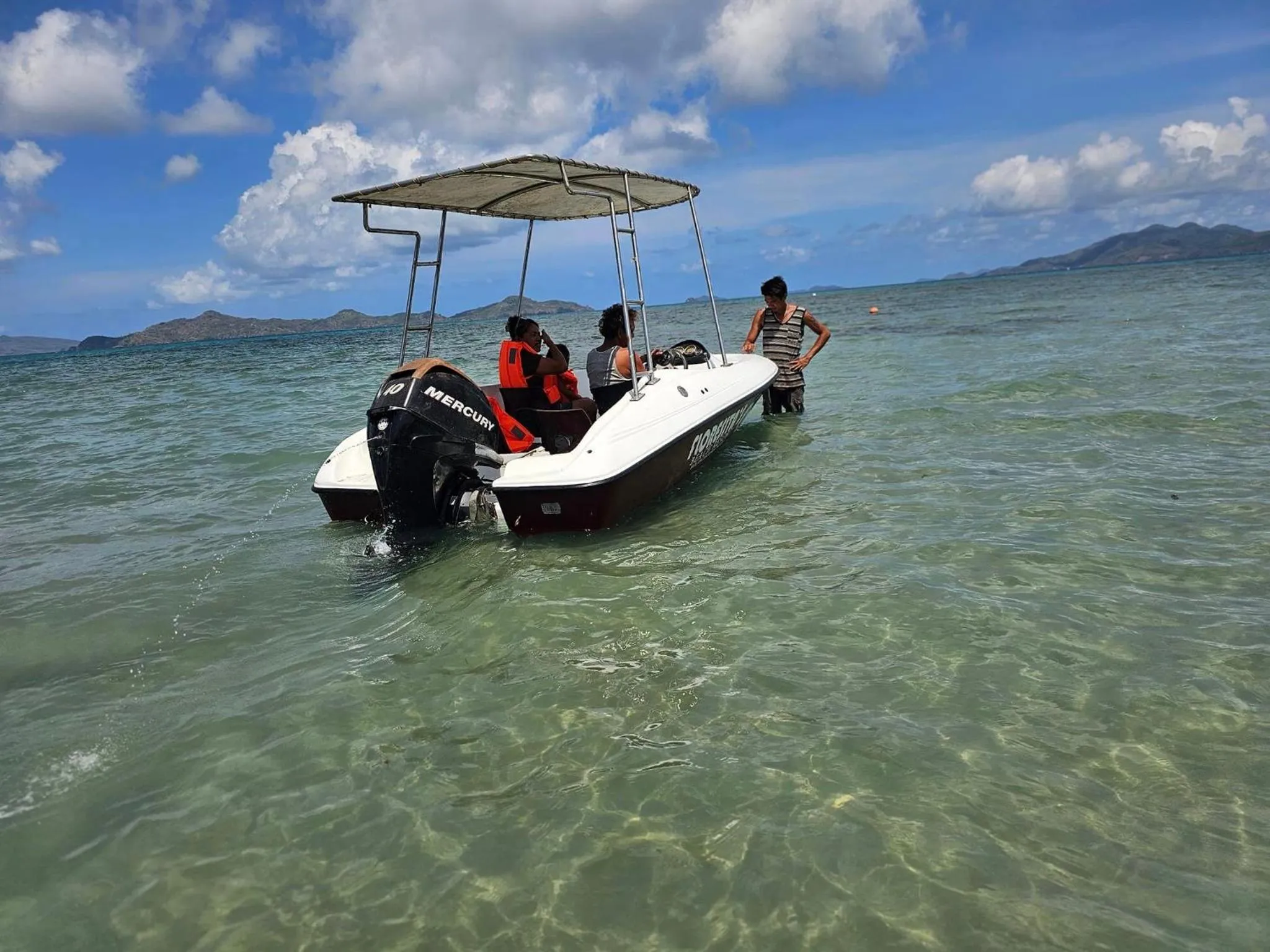 Skiing in Floresitas Beach Resort
