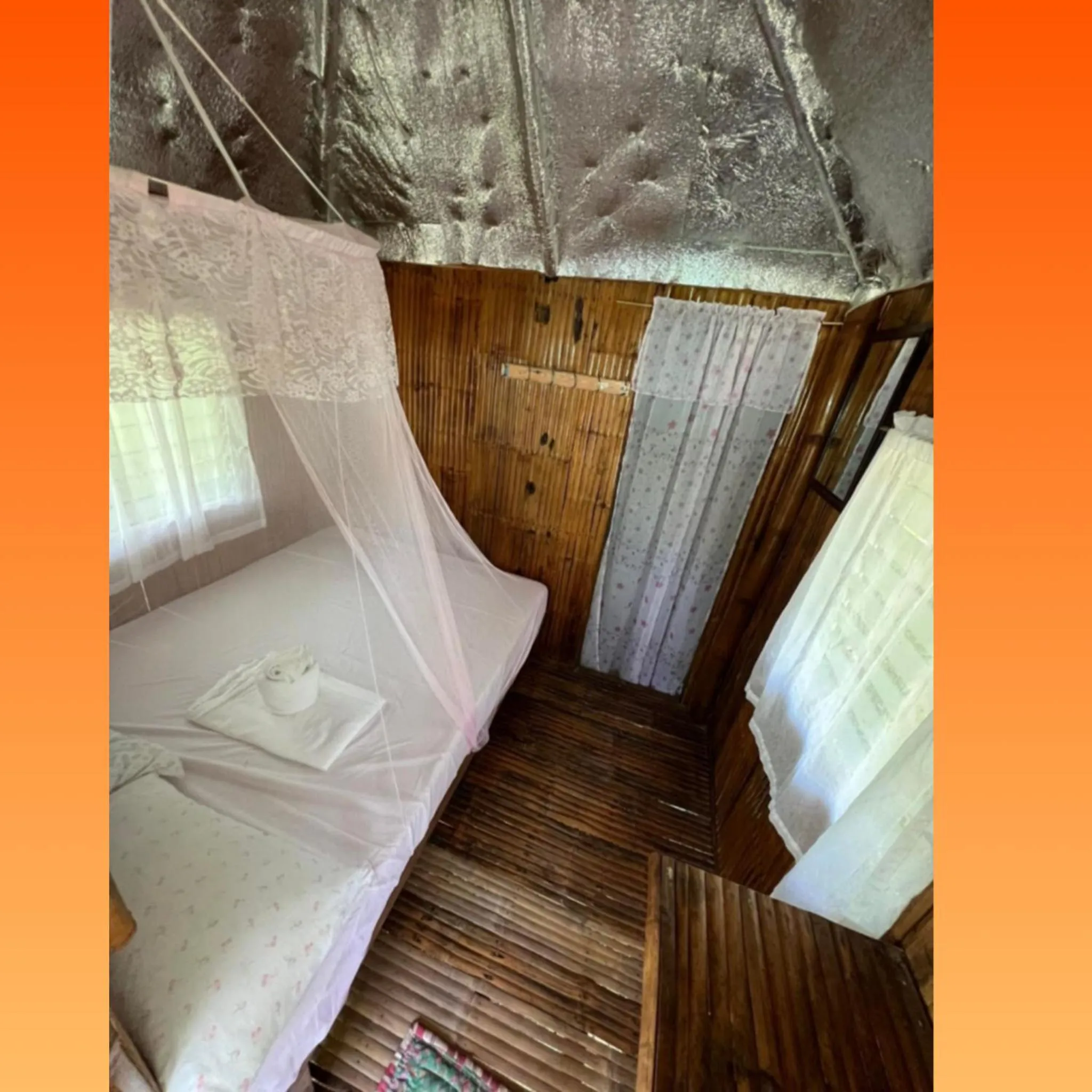 Bed in Floresitas Beach Resort