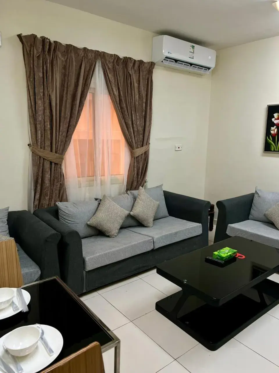 One-Bedroom Suite in Binayat Hama Serviced Apartments One-Bedroom Suite in Binayat Hama Serviced Apartments