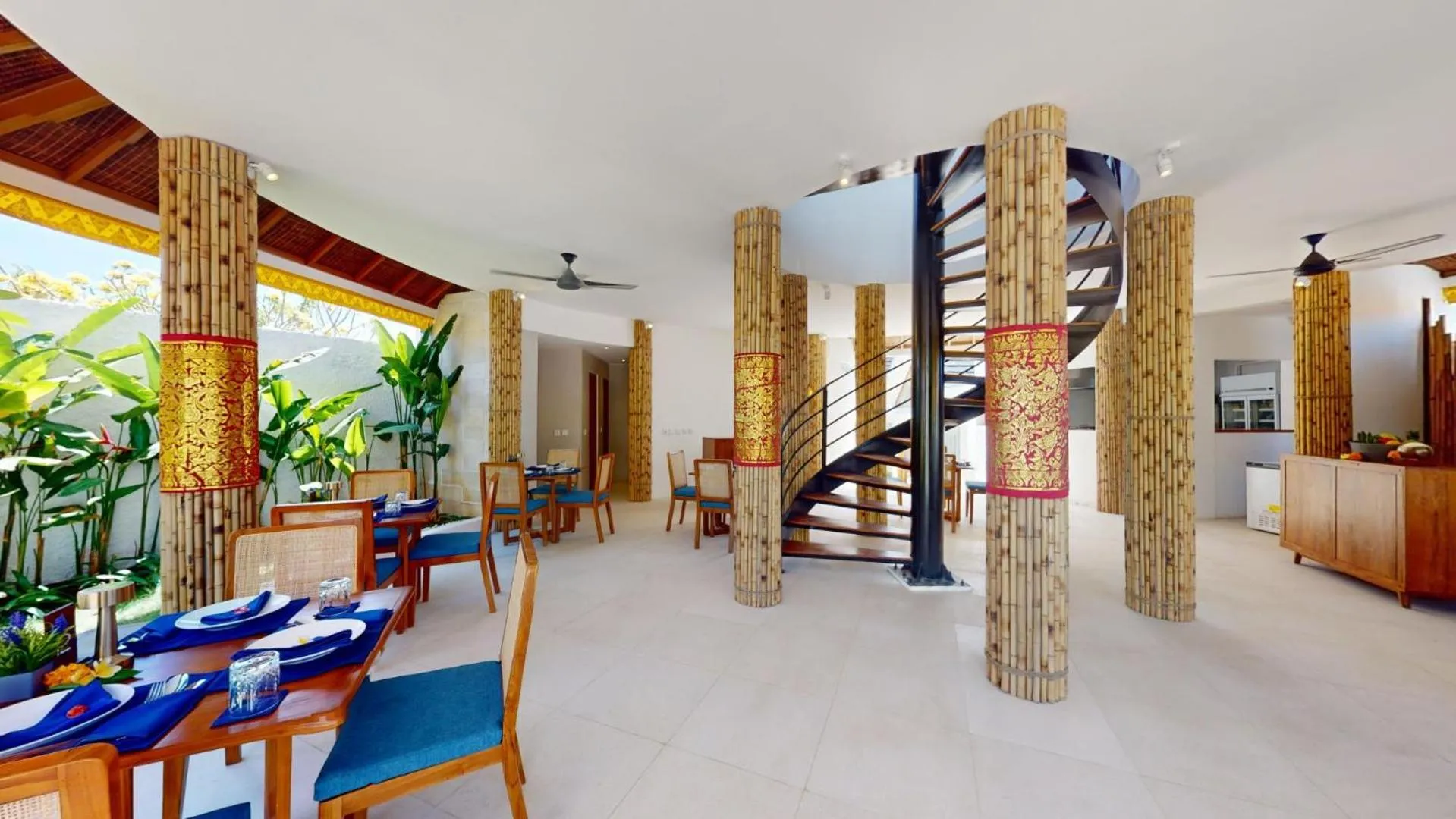 Restaurant/places to eat in Segara Seaside Resort