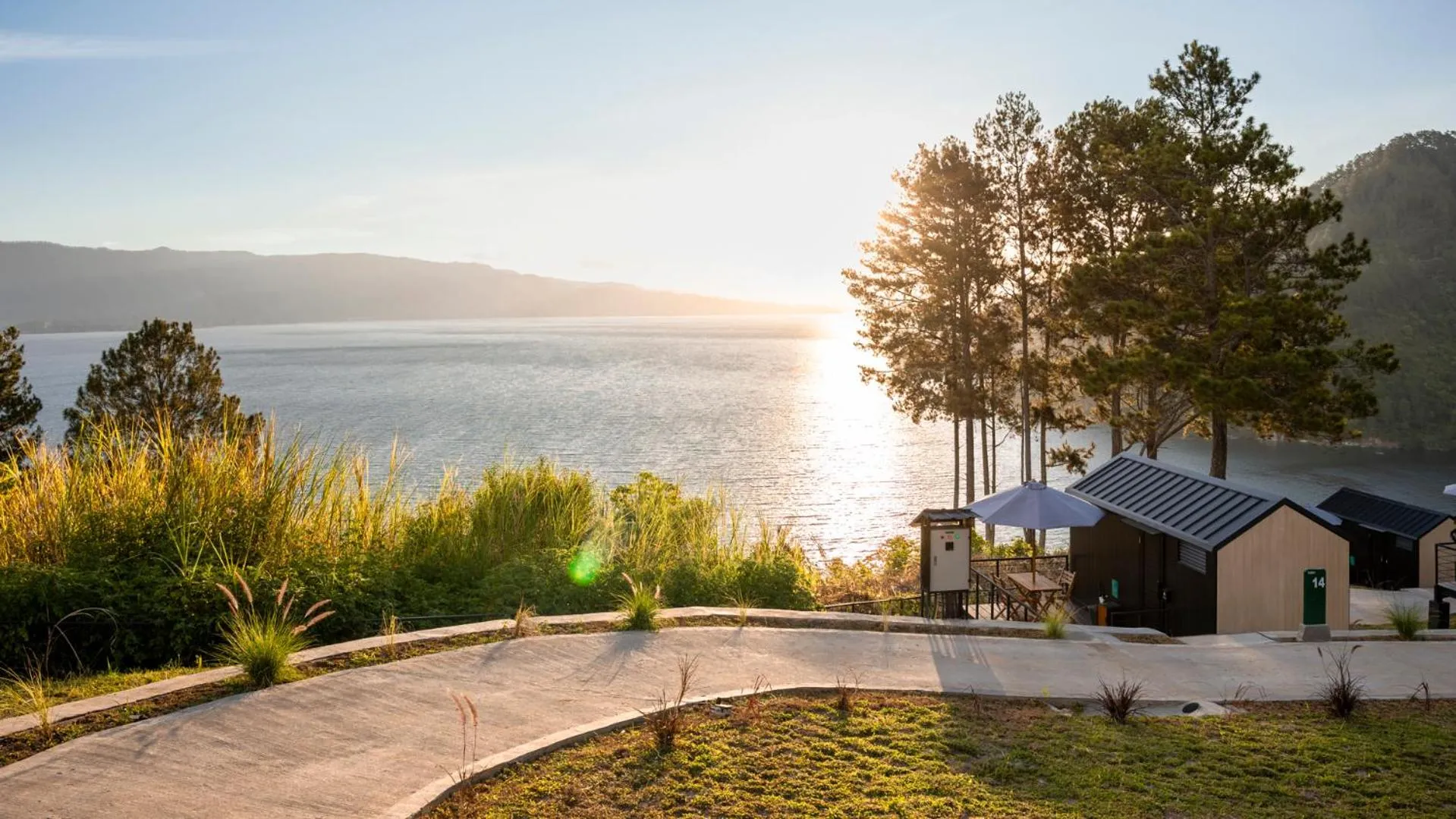 Property building in Bobocabin Patra, Parapat