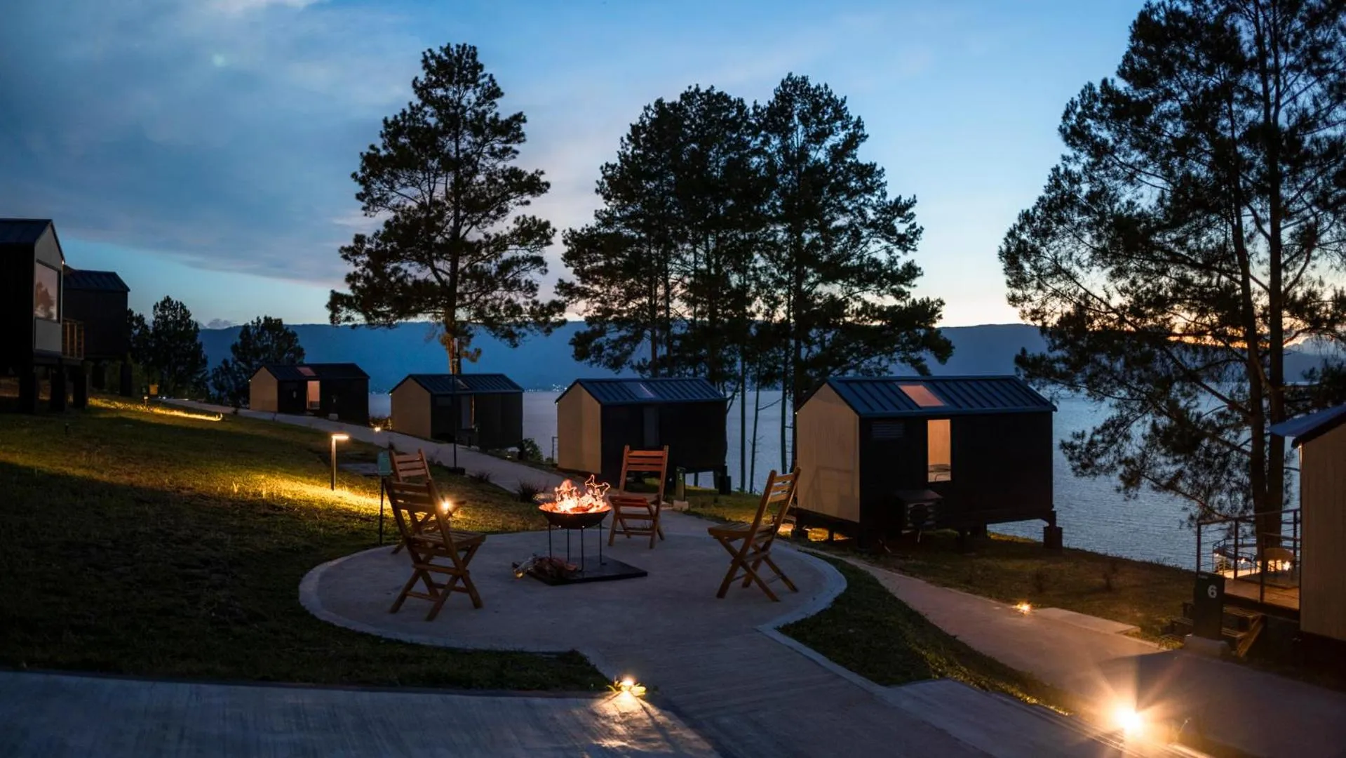 Property building in Bobocabin Patra, Parapat