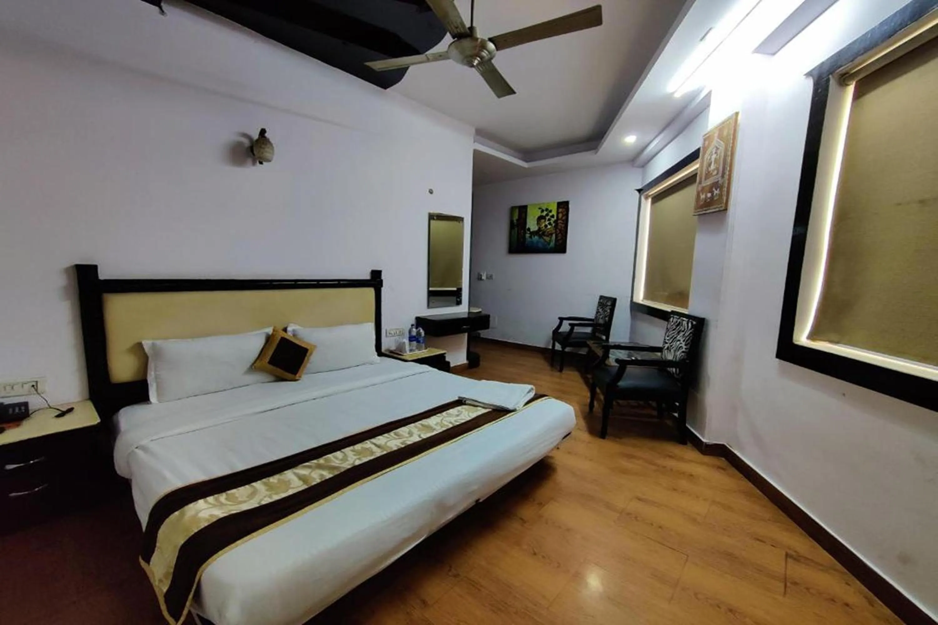 Bed in Hotel Asko International