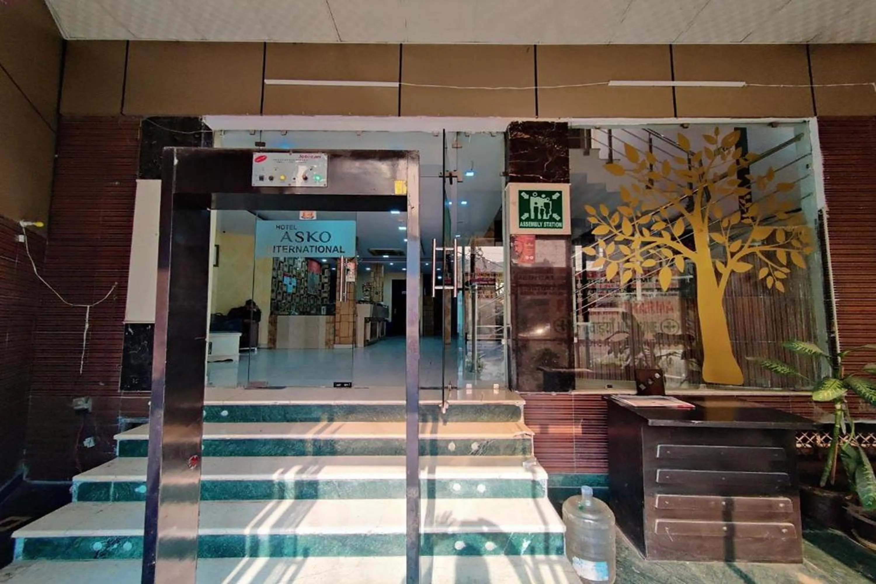 Facade/entrance in Hotel Asko International