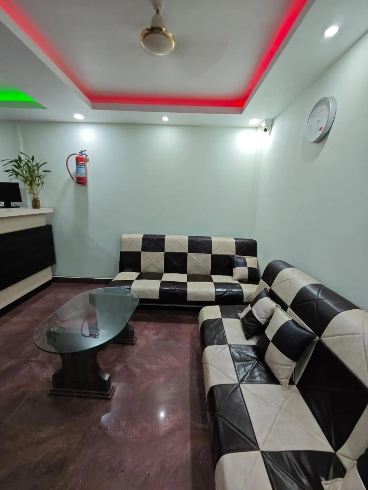 Lobby or reception in NH Regency