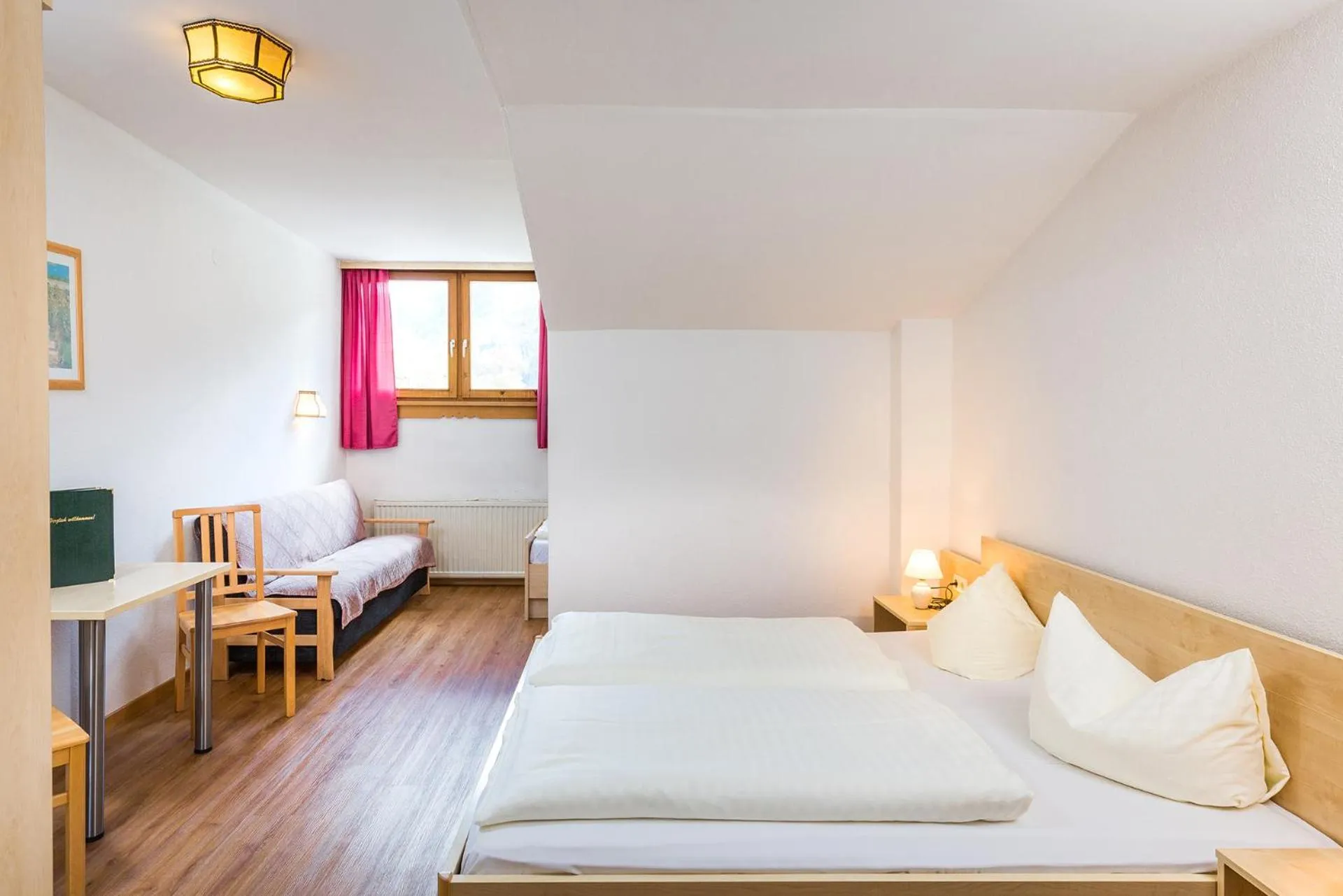 Bedroom, Bed in Hotel Grissemann