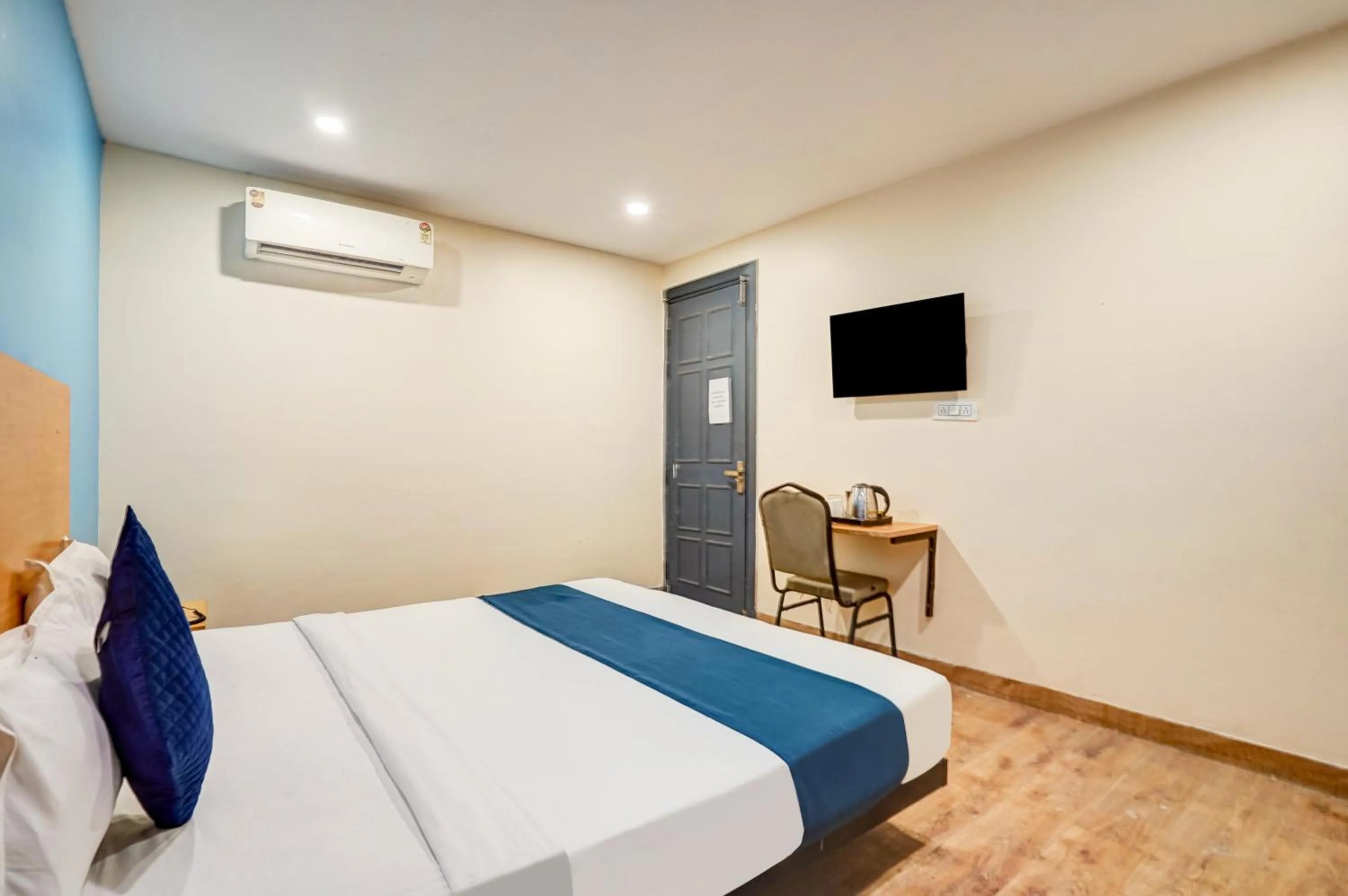 Photo of the whole room, Bed in Hotel Twamev residency Uttam Nagar couple friendly