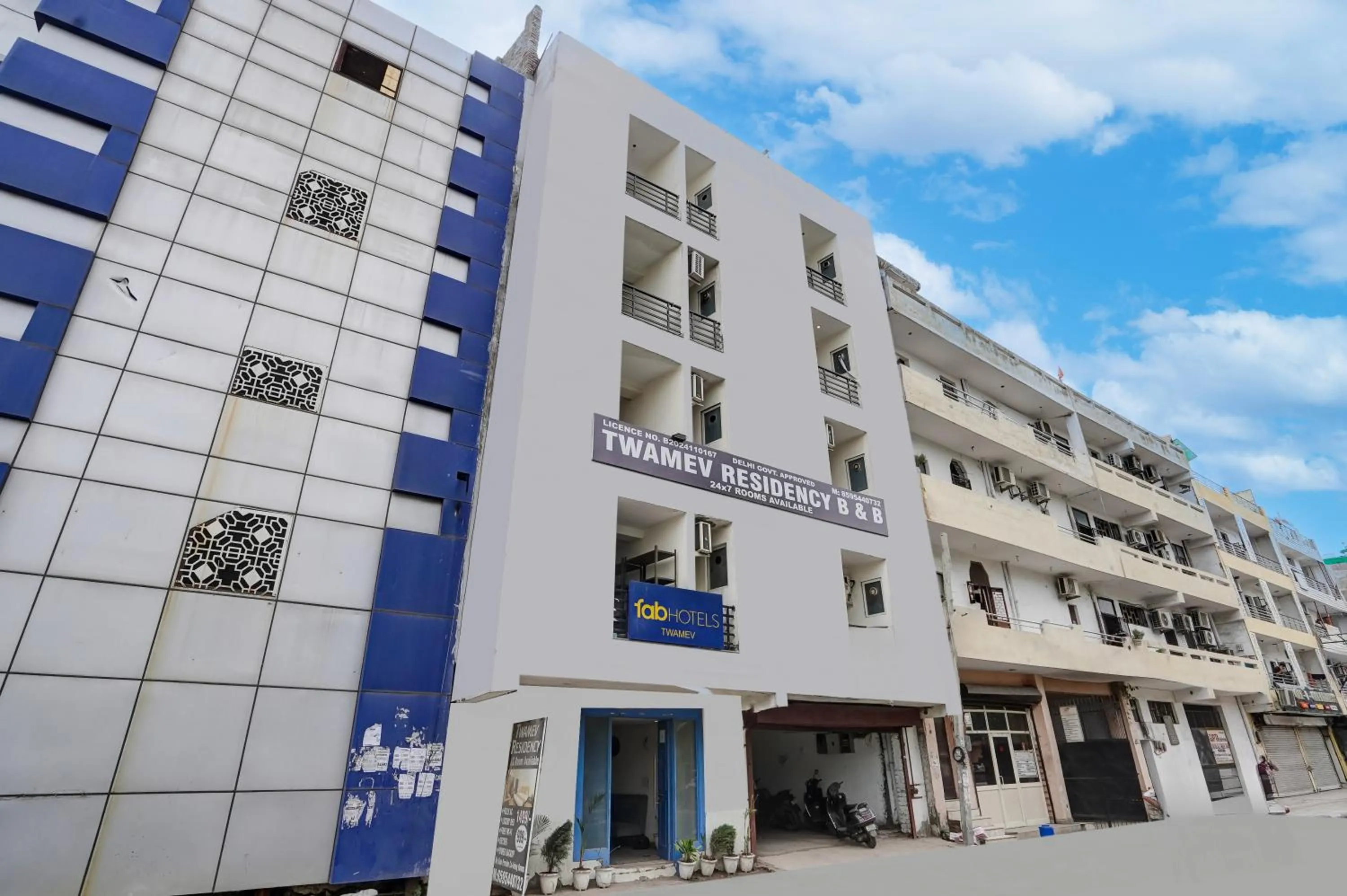 Property building in Hotel Twamev residency Uttam Nagar couple friendly