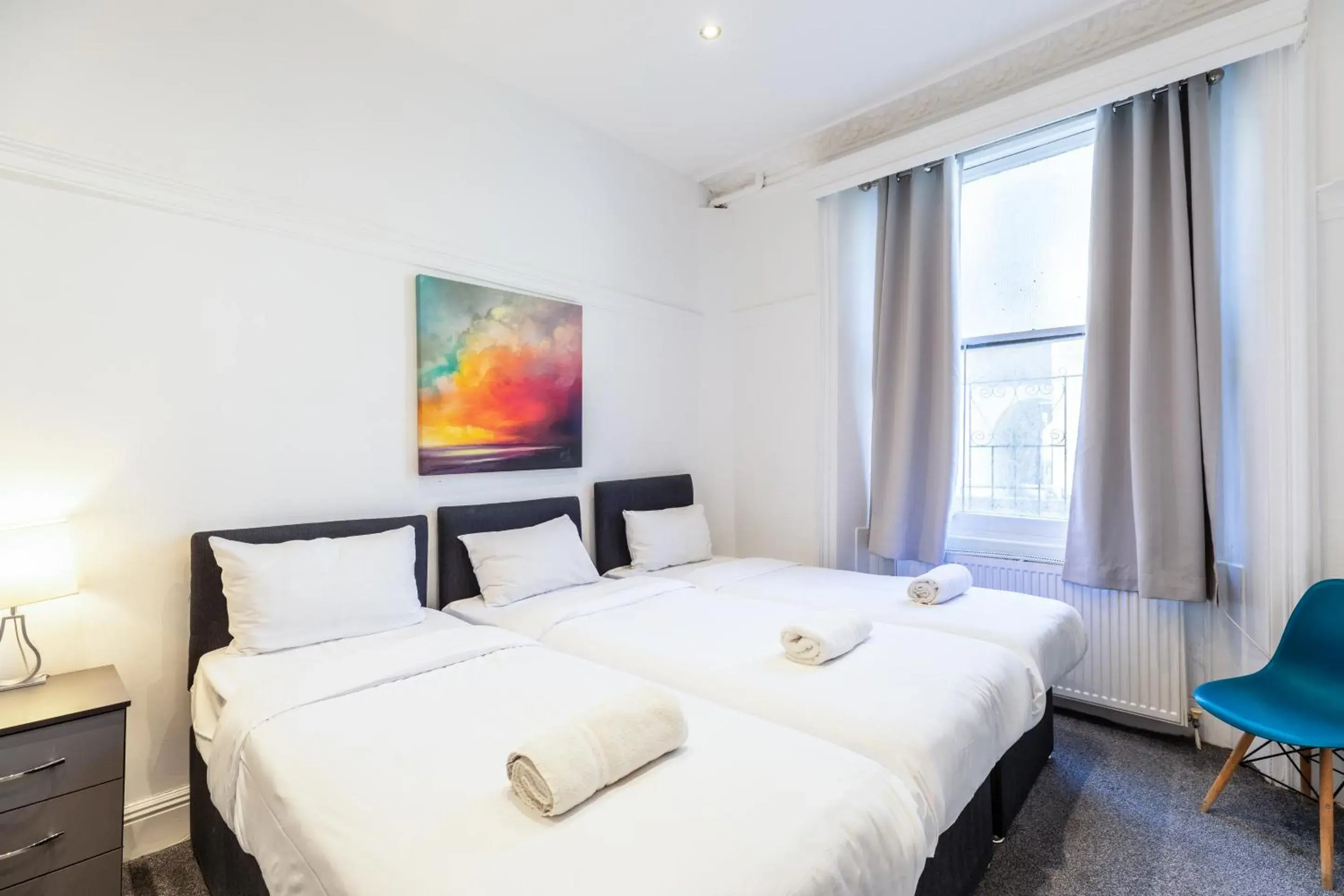 Triple Room with Private Bathroom in The Chapter Hotels - Hyde Park Triple Room with Private Bathroom in The Chapter Hotels - Hyde Park