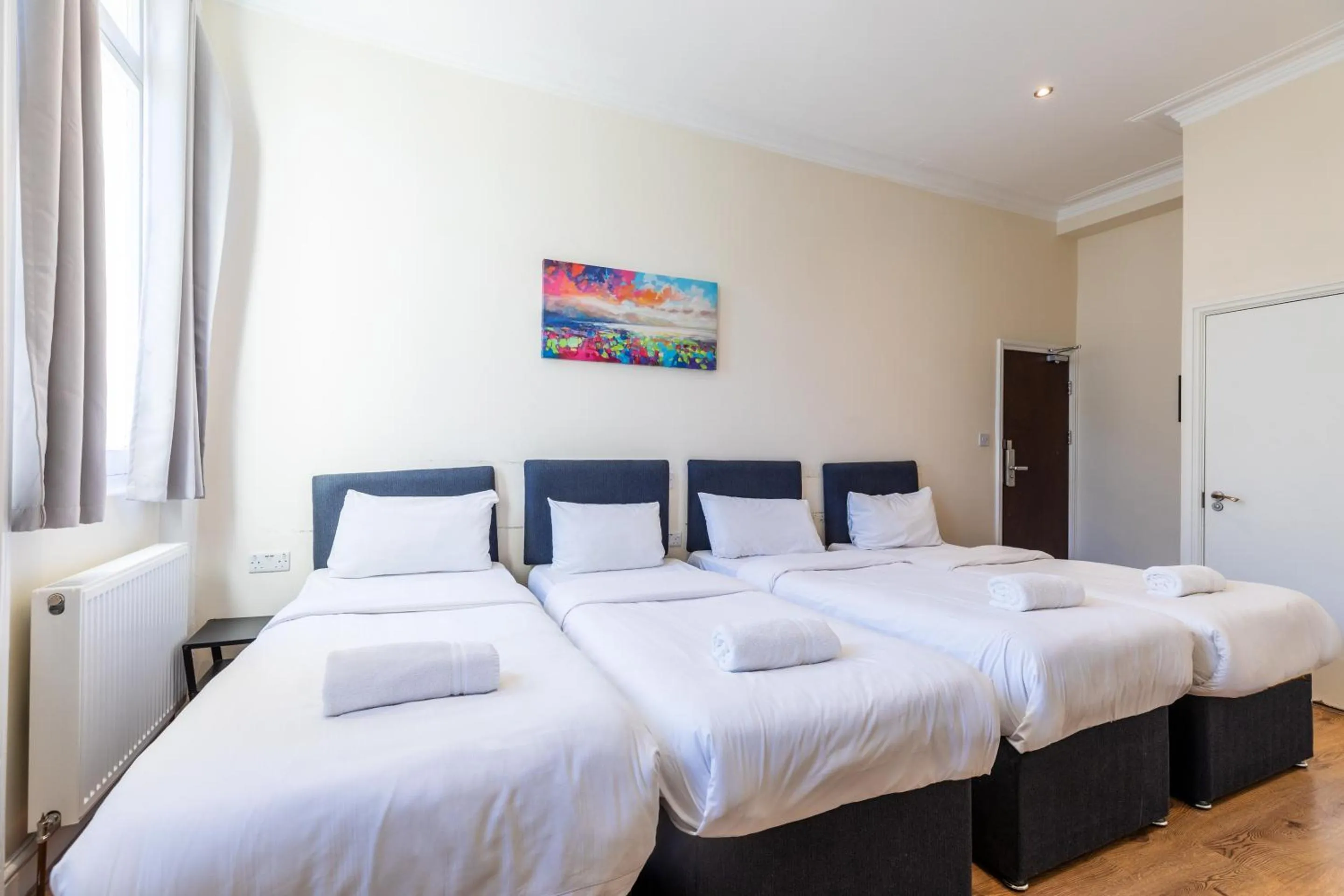 Bedroom, Bed in The Chapter - Hyde Park Hotel