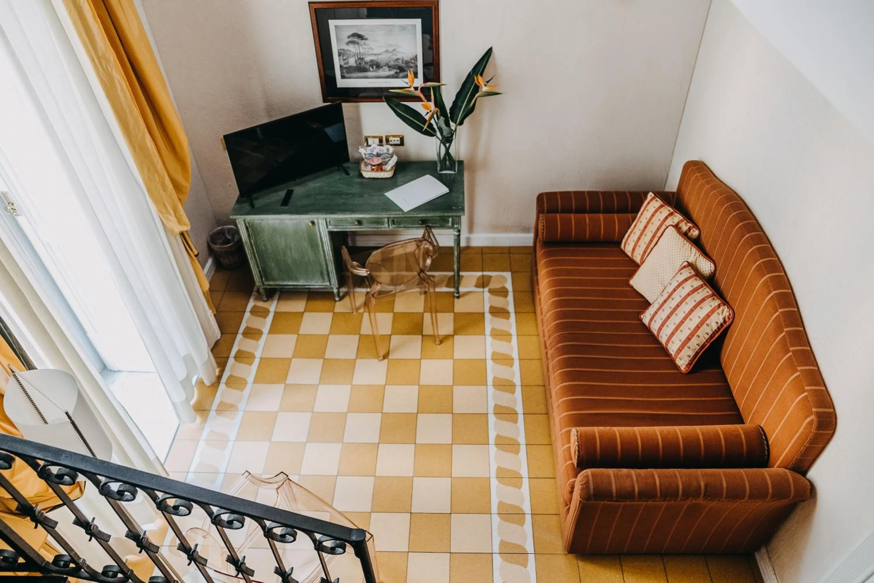 Decorative detail in Costantinopoli 104