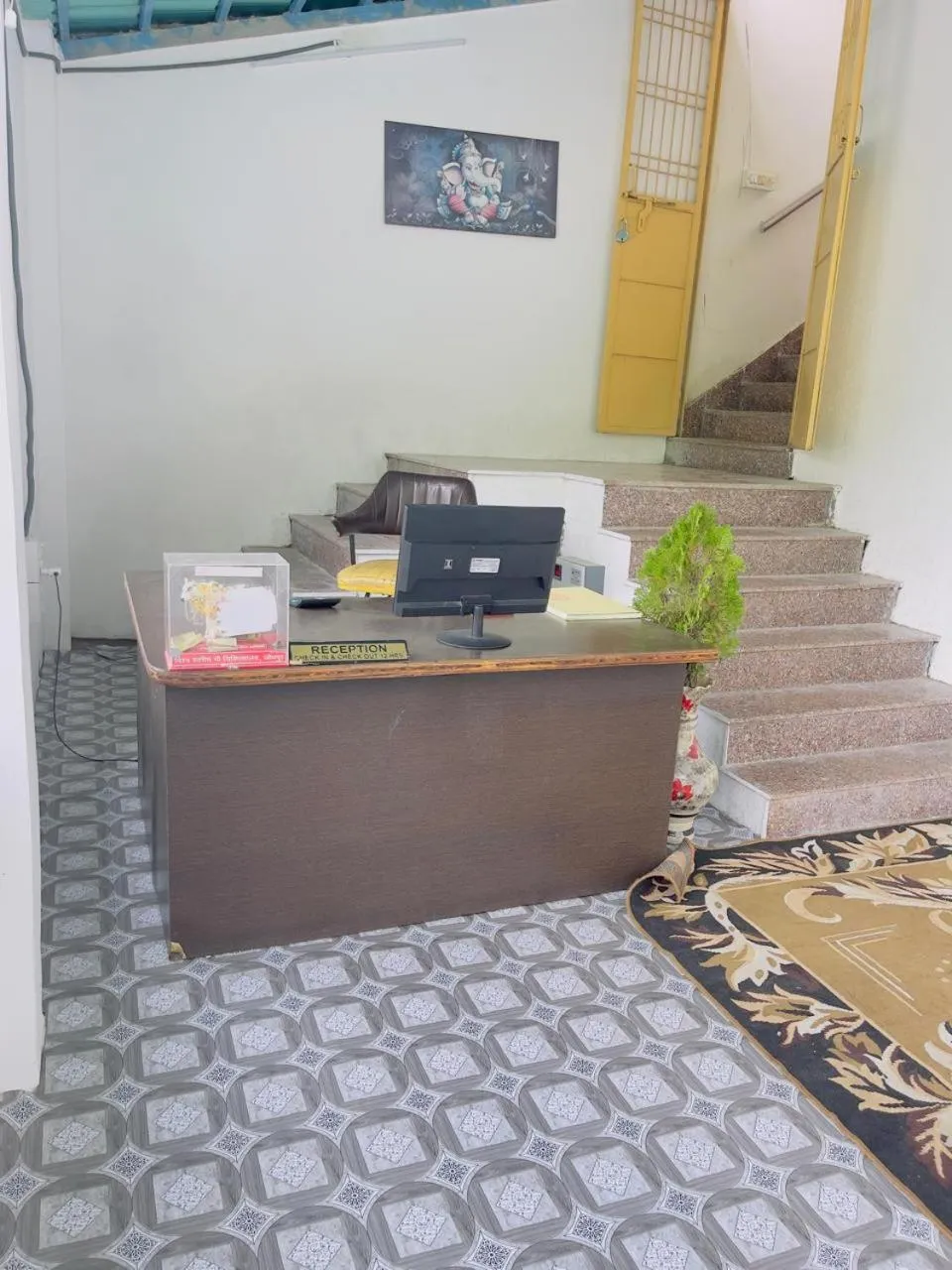 Lobby or reception in Rajwadi Palace