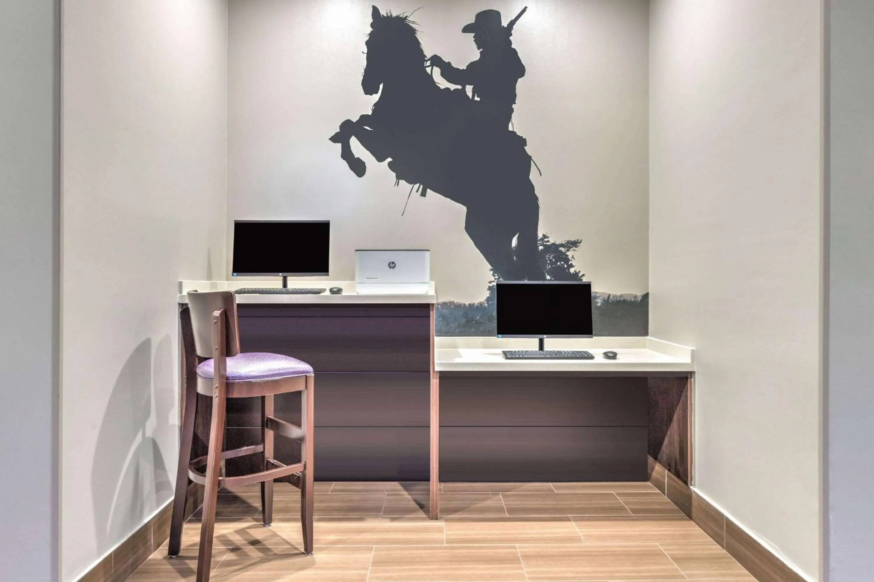 Business facilities in La Quinta by Wyndham Tyler - University Area