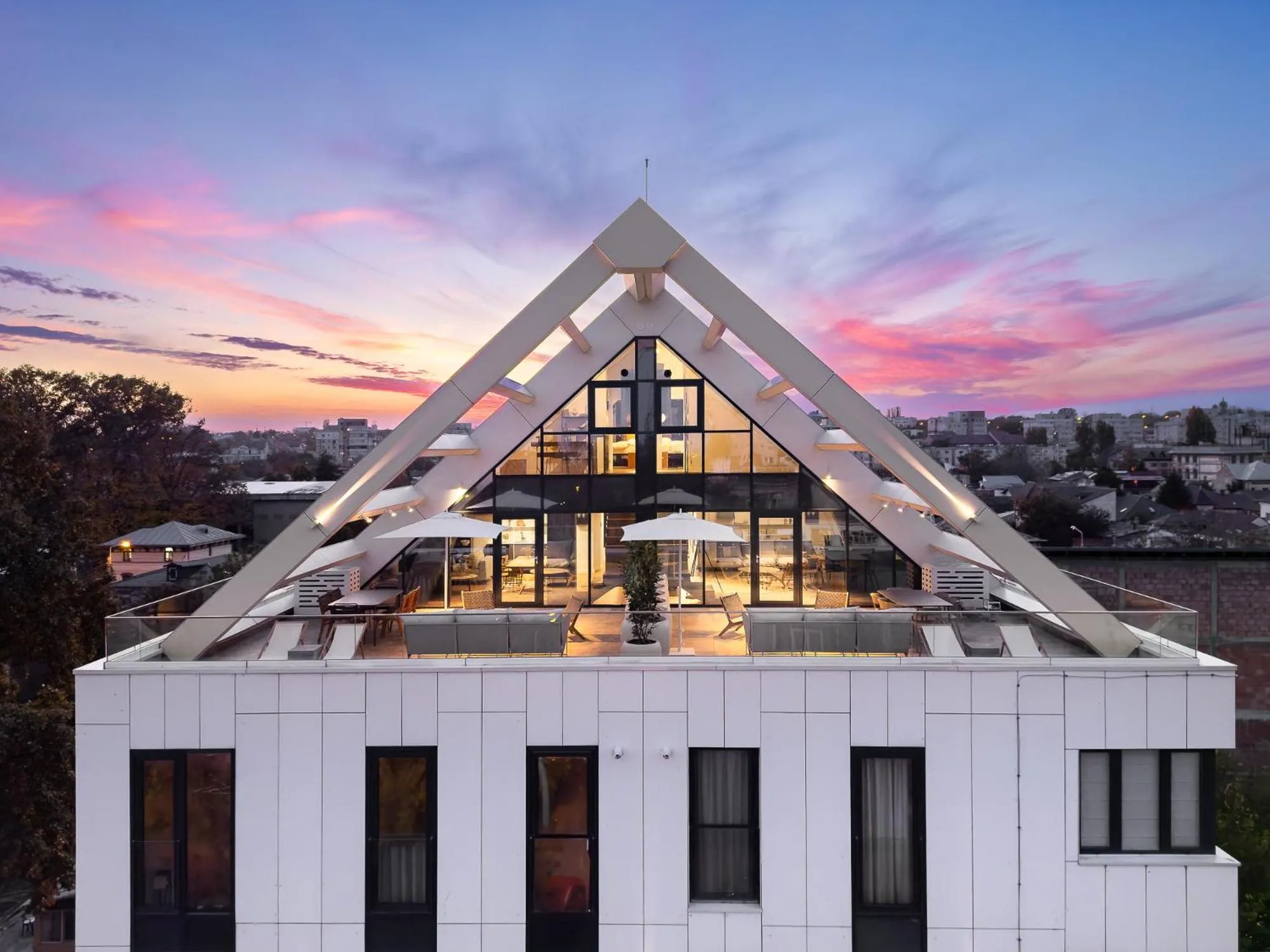 Property building in Phoenix Aparthotel