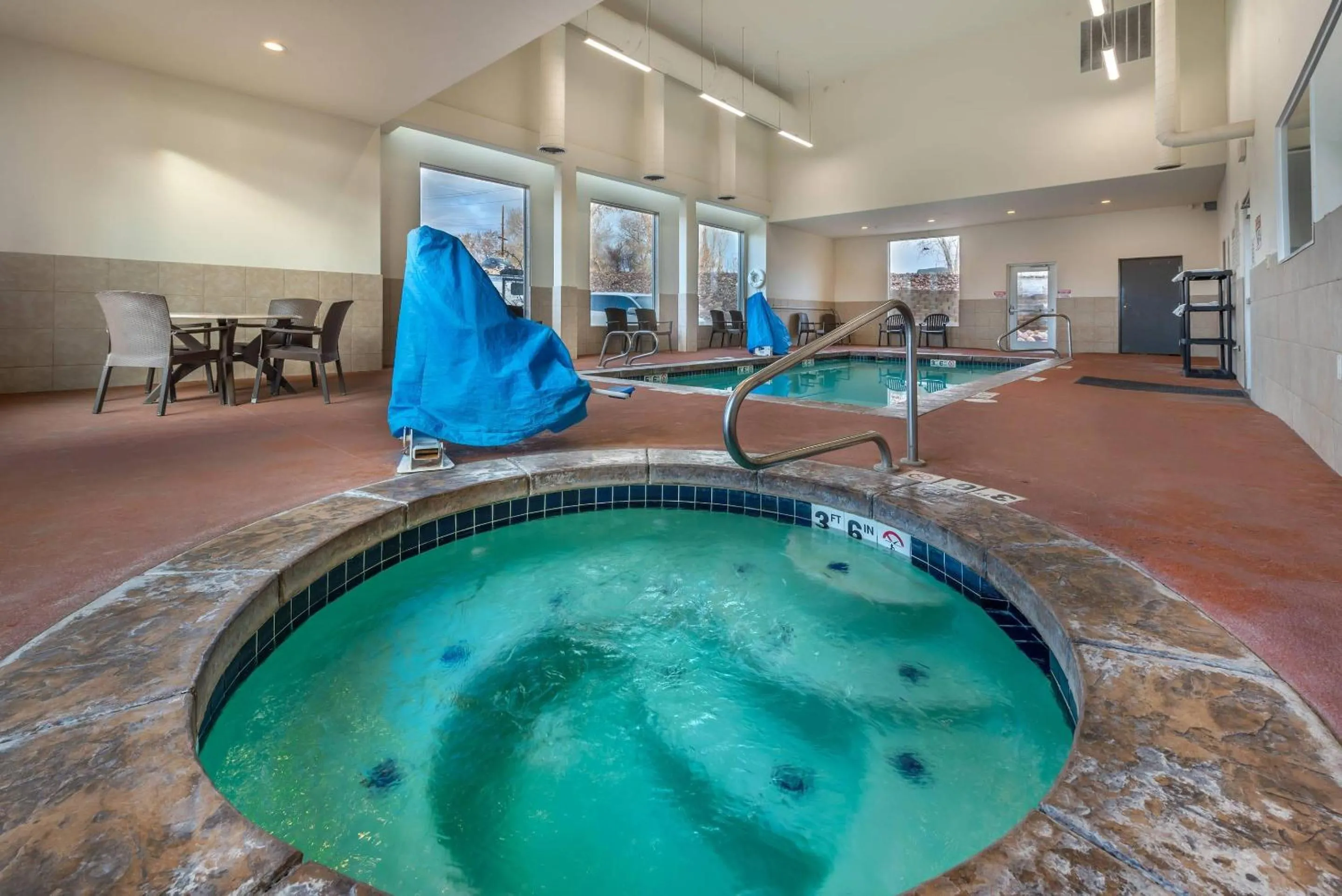 Swimming pool in Comfort Inn & Suites Vernal - National Monument Area