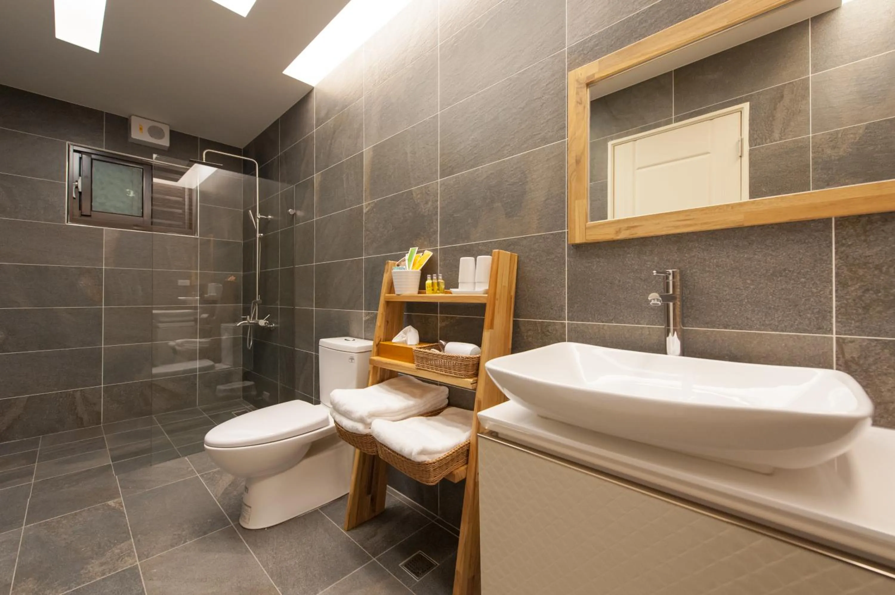 Bathroom in Muho B&B