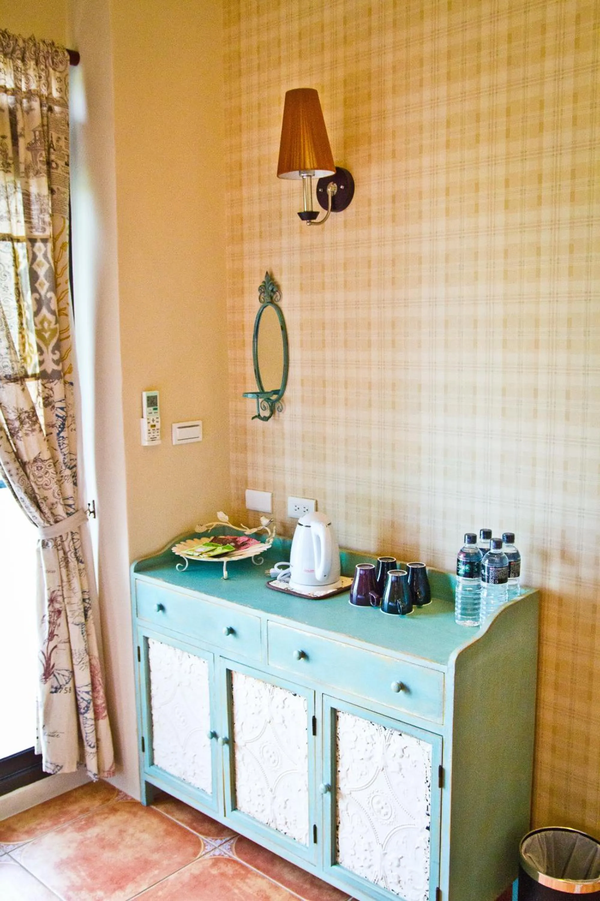 Coffee/tea facilities in Muho B&B